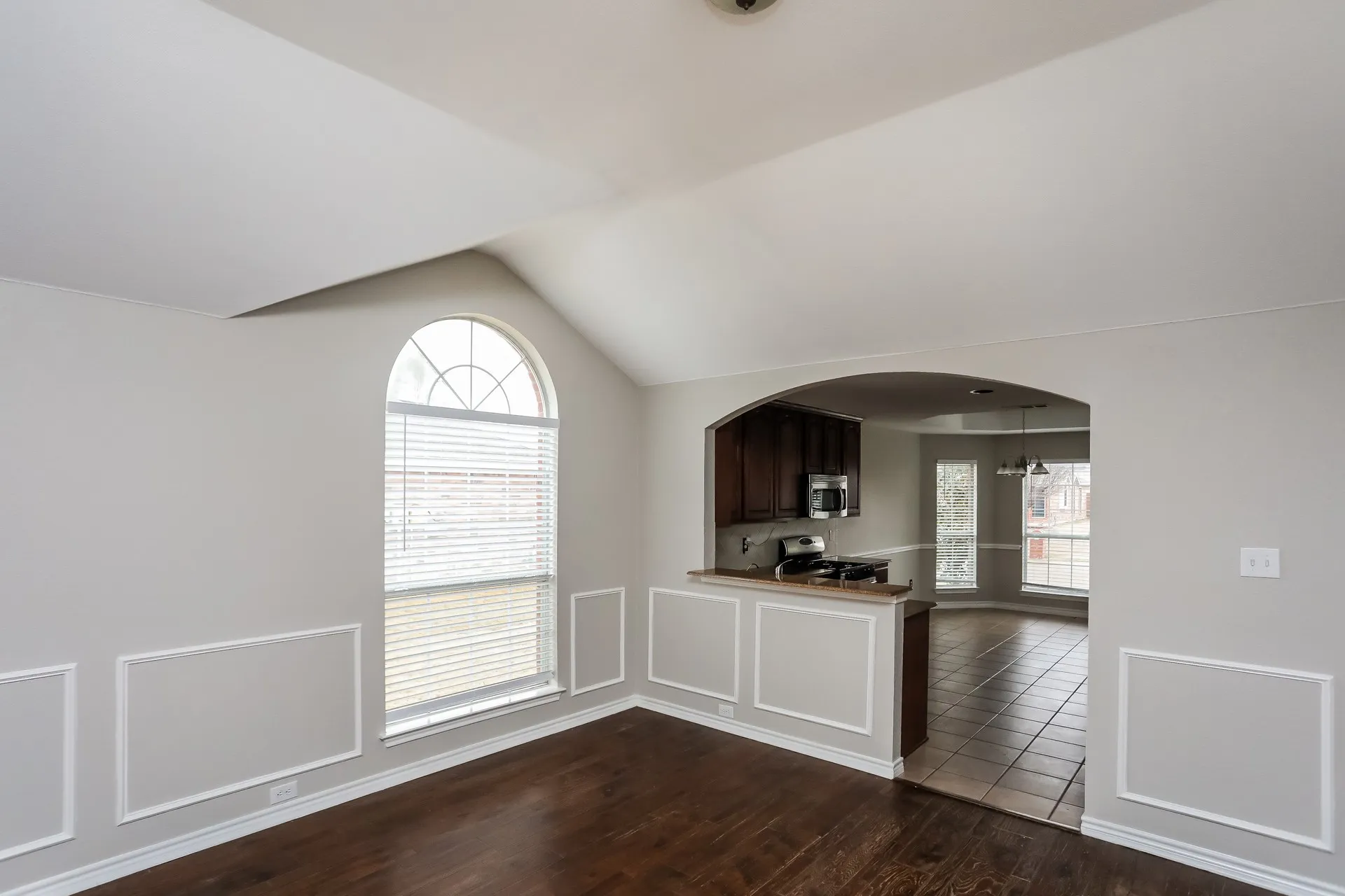 Single Family Residence For Rent in Kaufman County , 1521 Vista Ridge Drive, Forney, Texas 75126, 3 Bedroom, 2 Bathroom, 2 Garage spaces, 1,664 Sqft, built in 2005, mls#21400227, Real Estate Agent in Forney, Homes For Rent in Kaufman county, Homes For Rent in Forney, Realtor in Forney Texas, Real Estate Brokerage Independent Realty Texas, Luminita Cordes Realtor