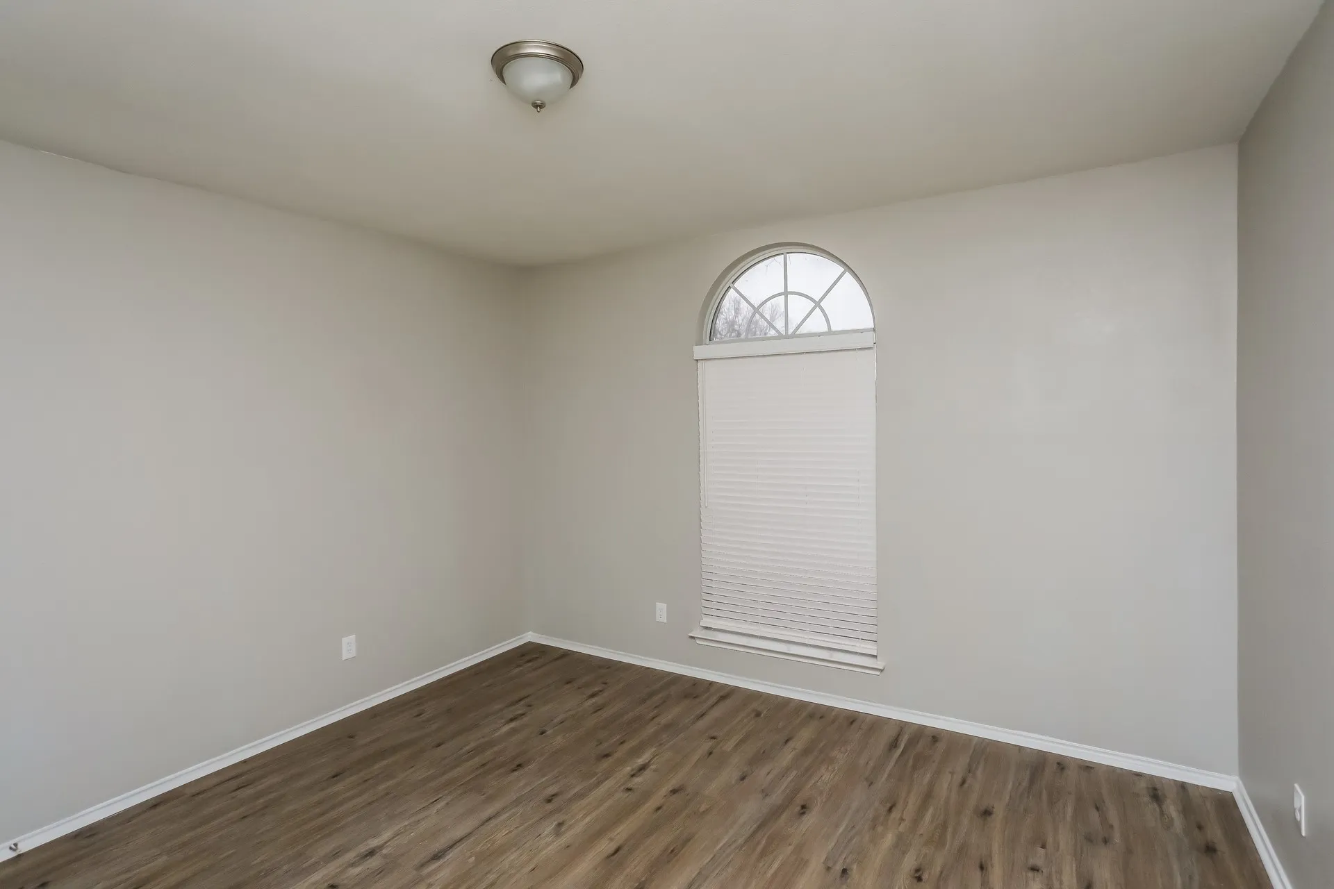 Single Family Residence For Rent in Kaufman County , 1521 Vista Ridge Drive, Forney, Texas 75126, 3 Bedroom, 2 Bathroom, 2 Garage spaces, 1,664 Sqft, built in 2005, mls#21400227, Real Estate Agent in Forney, Homes For Rent in Kaufman county, Homes For Rent in Forney, Realtor in Forney Texas, Real Estate Brokerage Independent Realty Texas, Luminita Cordes Realtor