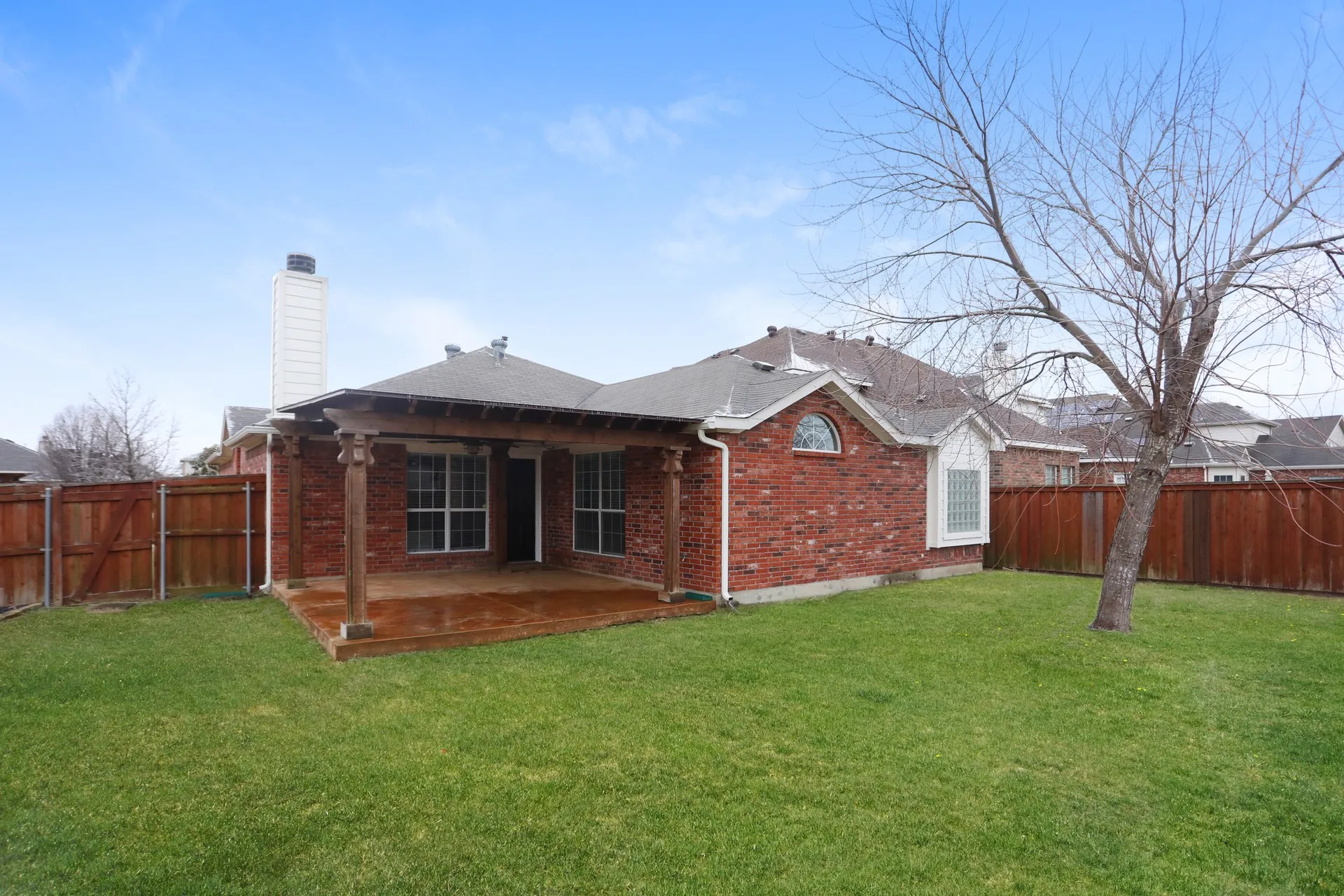 Single Family Residence For Rent in Kaufman County , 1521 Vista Ridge Drive, Forney, Texas 75126, 3 Bedroom, 2 Bathroom, 2 Garage spaces, 1,664 Sqft, built in 2005, mls#21400227, Real Estate Agent in Forney, Homes For Rent in Kaufman county, Homes For Rent in Forney, Realtor in Forney Texas, Real Estate Brokerage Independent Realty Texas, Luminita Cordes Realtor