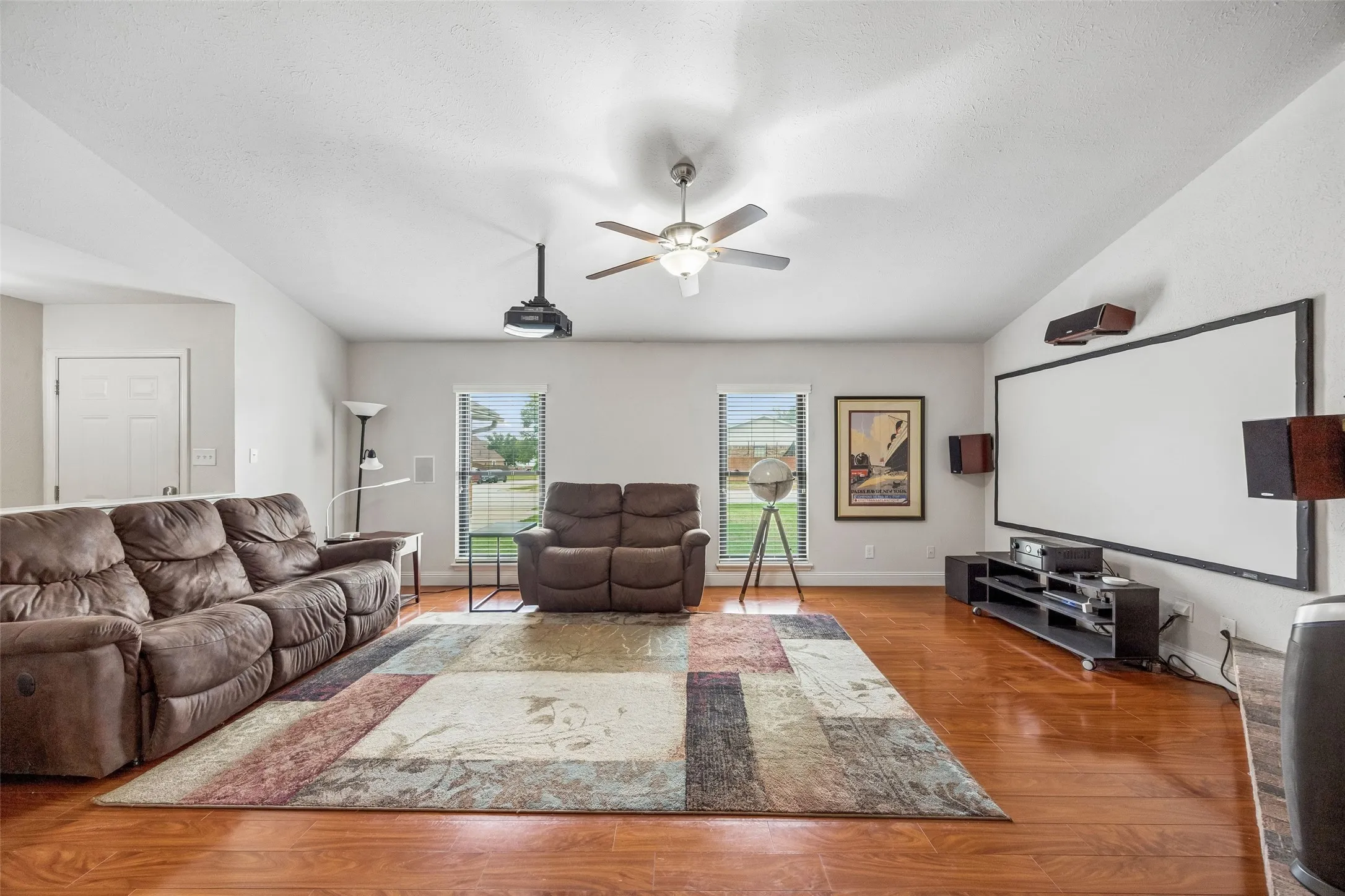 Single Family Residence For Sale in Tarrant County , 2312 Havenwood Drive, Arlington, Texas 76018, 3 Bedroom, 2 Bathroom, 2 Garage spaces, 1,572 Sqft, built in 1985, mls#21398190, Real Estate Agent in Arlington, Homes For Sale in Tarrant county, Homes For Sale in Arlington, Realtor in Arlington Texas, Real Estate Brokerage Independent Realty Texas, Luminita Cordes Realtor