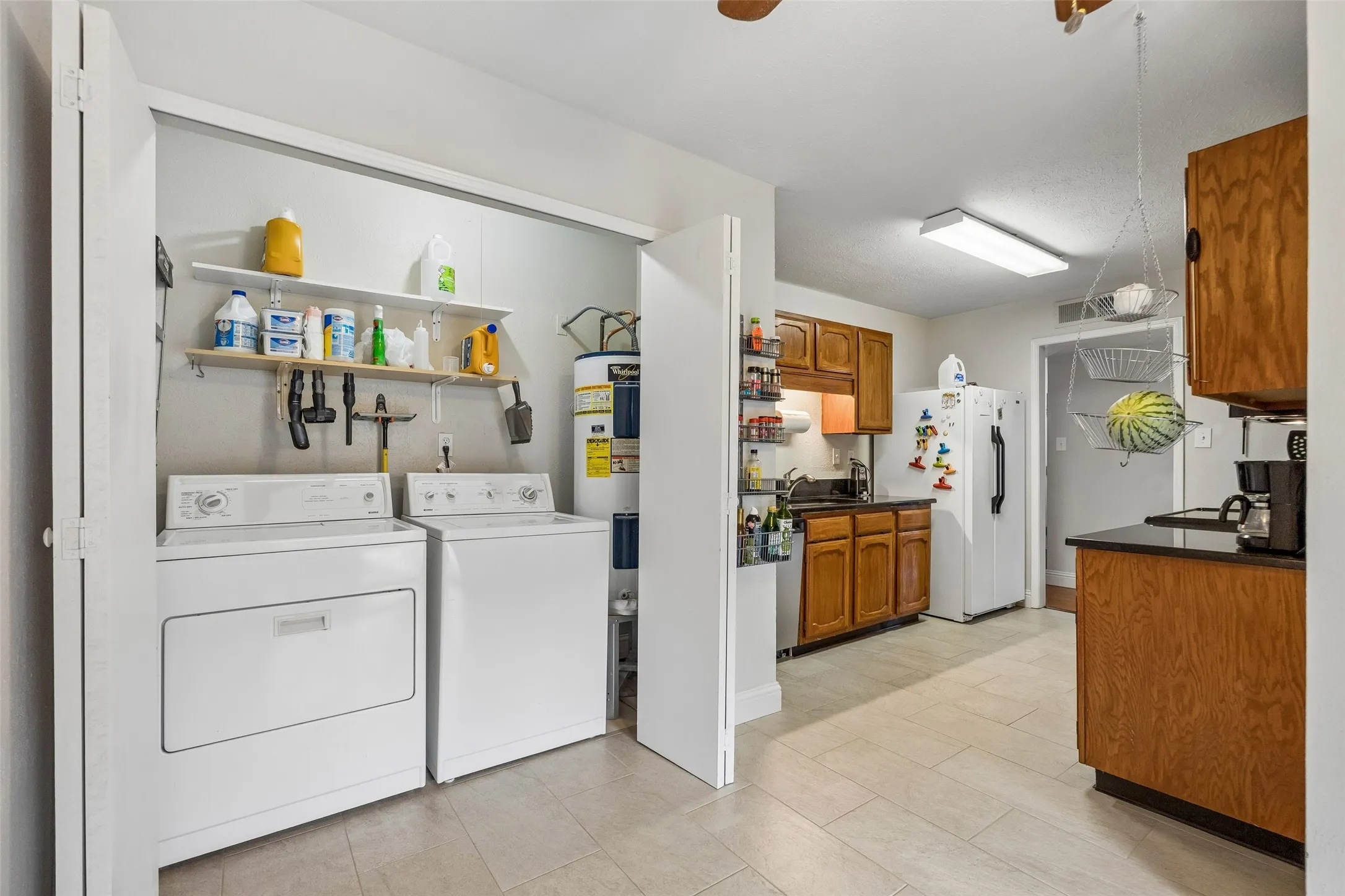 Single Family Residence For Sale in Tarrant County , 2312 Havenwood Drive, Arlington, Texas 76018, 3 Bedroom, 2 Bathroom, 2 Garage spaces, 1,572 Sqft, built in 1985, mls#21398190, Real Estate Agent in Arlington, Homes For Sale in Tarrant county, Homes For Sale in Arlington, Realtor in Arlington Texas, Real Estate Brokerage Independent Realty Texas, Luminita Cordes Realtor