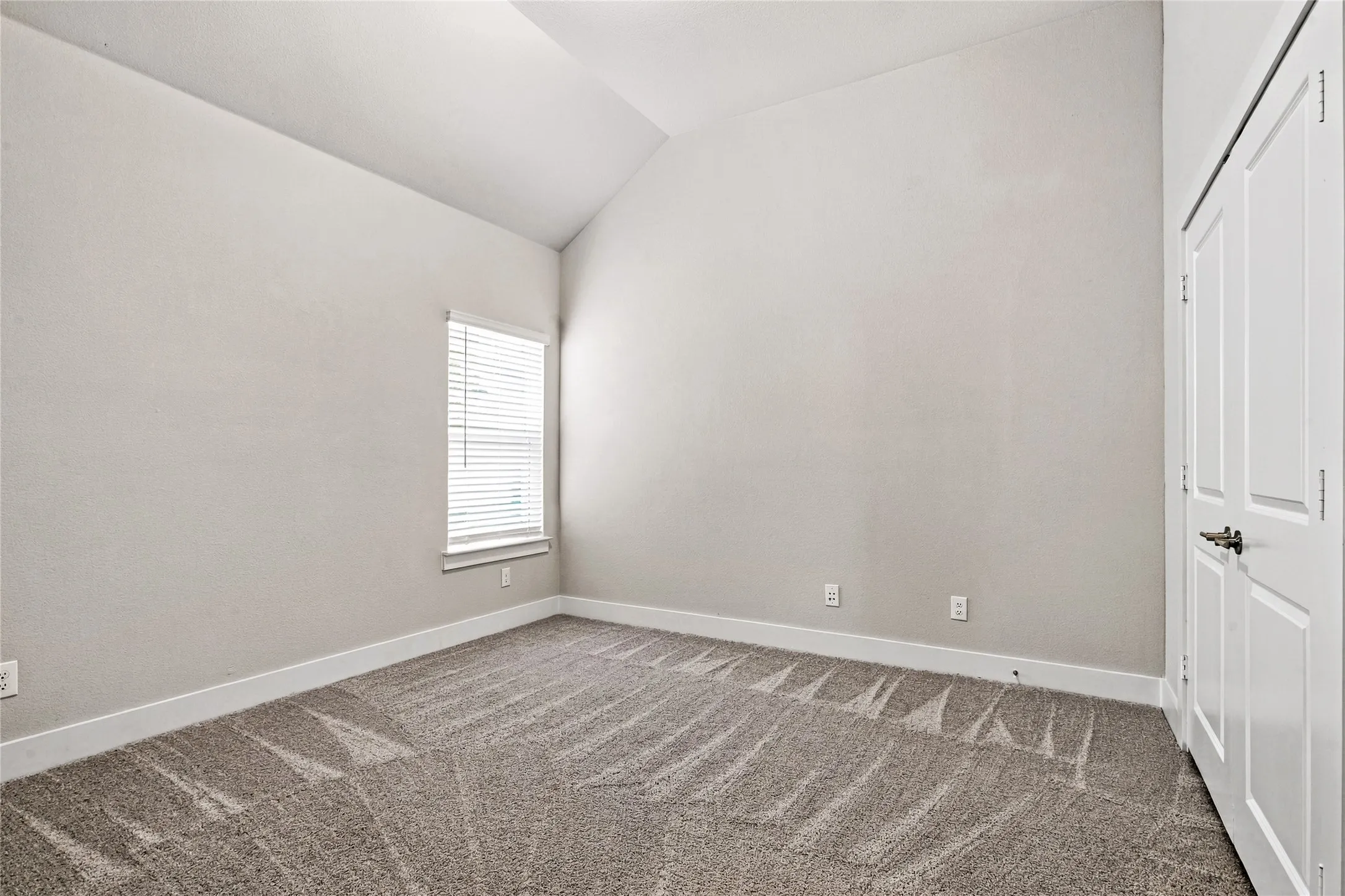 Single Family Residence For Sale in Dallas County , 1719 Newport Lane, Cedar Hill, Texas 75104, 4 Bedroom, 3 Bathroom, 3 Garage spaces, 2,153 Sqft, built in 2024, mls#21394223, Real Estate Agent in Cedar Hill, Homes For Sale in Dallas county, Homes For Sale in Cedar Hill, Realtor in Cedar Hill Texas, Real Estate Brokerage Independent Realty Texas, Luminita Cordes Realtor