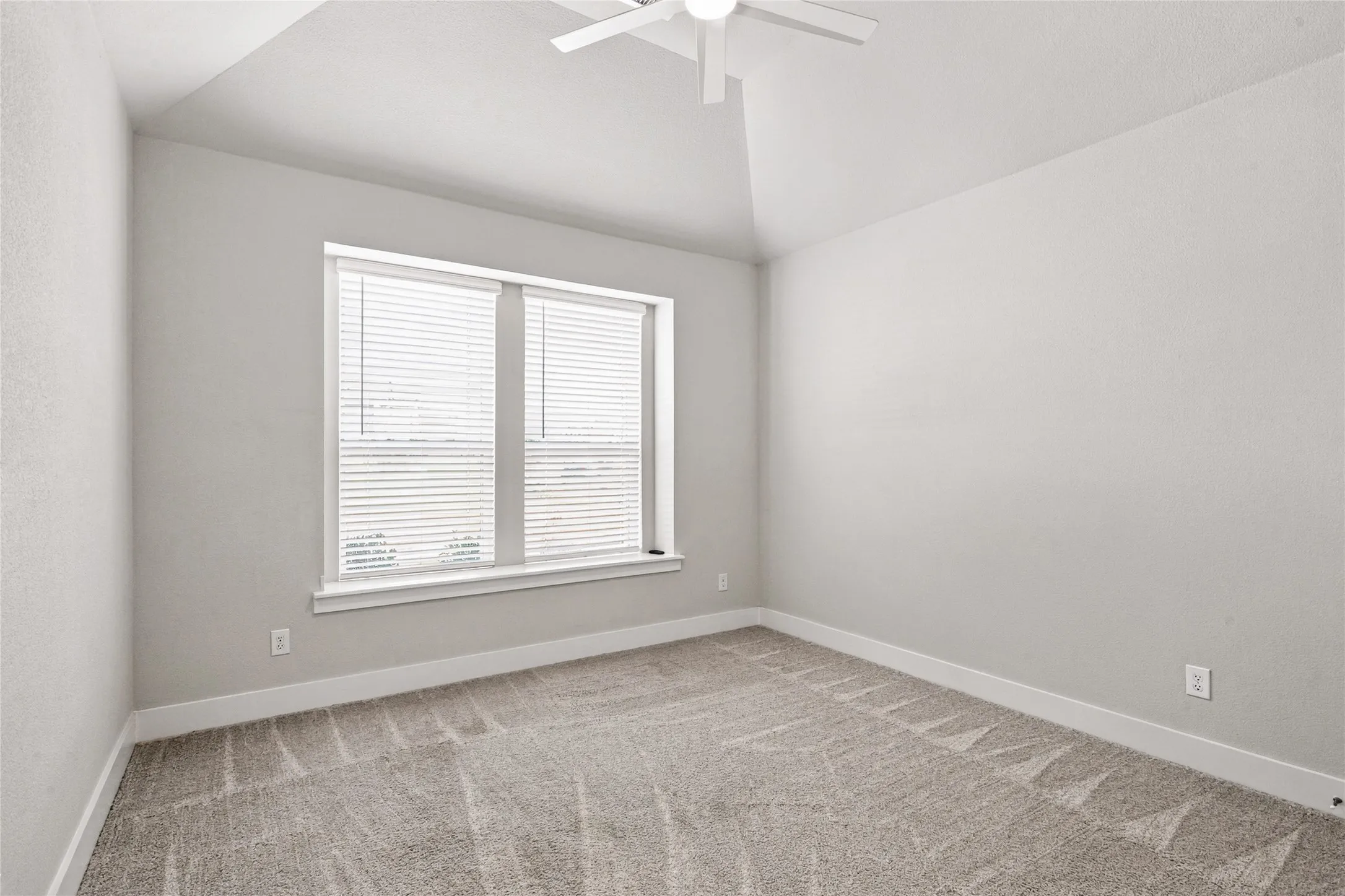 Single Family Residence For Sale in Dallas County , 1719 Newport Lane, Cedar Hill, Texas 75104, 4 Bedroom, 3 Bathroom, 3 Garage spaces, 2,153 Sqft, built in 2024, mls#21394223, Real Estate Agent in Cedar Hill, Homes For Sale in Dallas county, Homes For Sale in Cedar Hill, Realtor in Cedar Hill Texas, Real Estate Brokerage Independent Realty Texas, Luminita Cordes Realtor