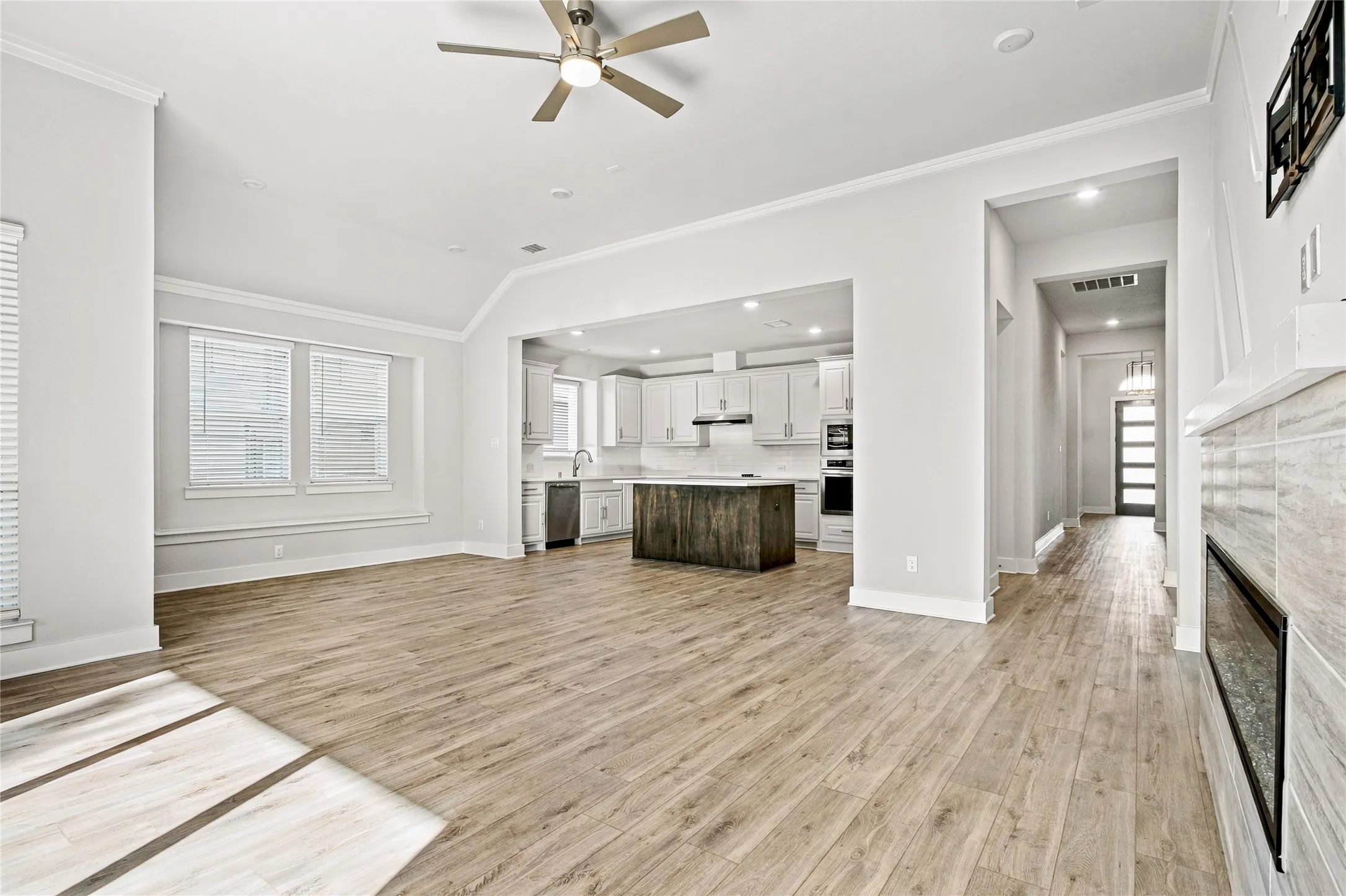 Single Family Residence For Sale in Dallas County , 1719 Newport Lane, Cedar Hill, Texas 75104, 4 Bedroom, 3 Bathroom, 3 Garage spaces, 2,153 Sqft, built in 2024, mls#21394223, Real Estate Agent in Cedar Hill, Homes For Sale in Dallas county, Homes For Sale in Cedar Hill, Realtor in Cedar Hill Texas, Real Estate Brokerage Independent Realty Texas, Luminita Cordes Realtor