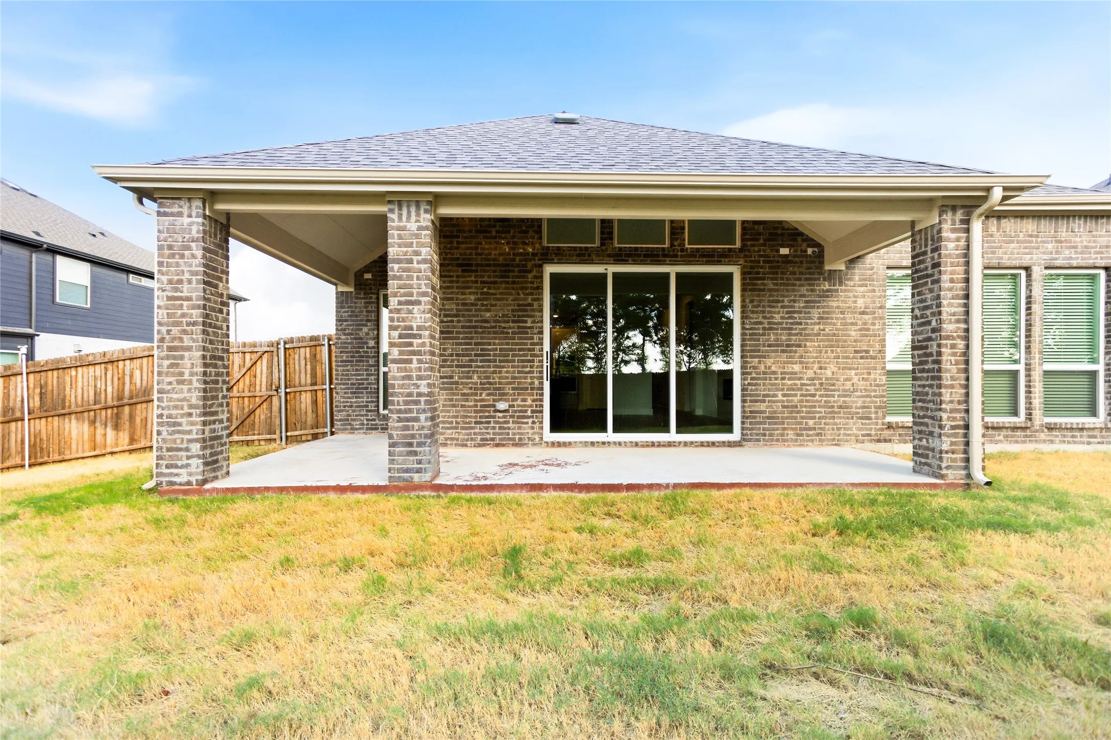 Single Family Residence For Sale in Dallas County , 1719 Newport Lane, Cedar Hill, Texas 75104, 4 Bedroom, 3 Bathroom, 3 Garage spaces, 2,153 Sqft, built in 2024, mls#21394223, Real Estate Agent in Cedar Hill, Homes For Sale in Dallas county, Homes For Sale in Cedar Hill, Realtor in Cedar Hill Texas, Real Estate Brokerage Independent Realty Texas, Luminita Cordes Realtor
