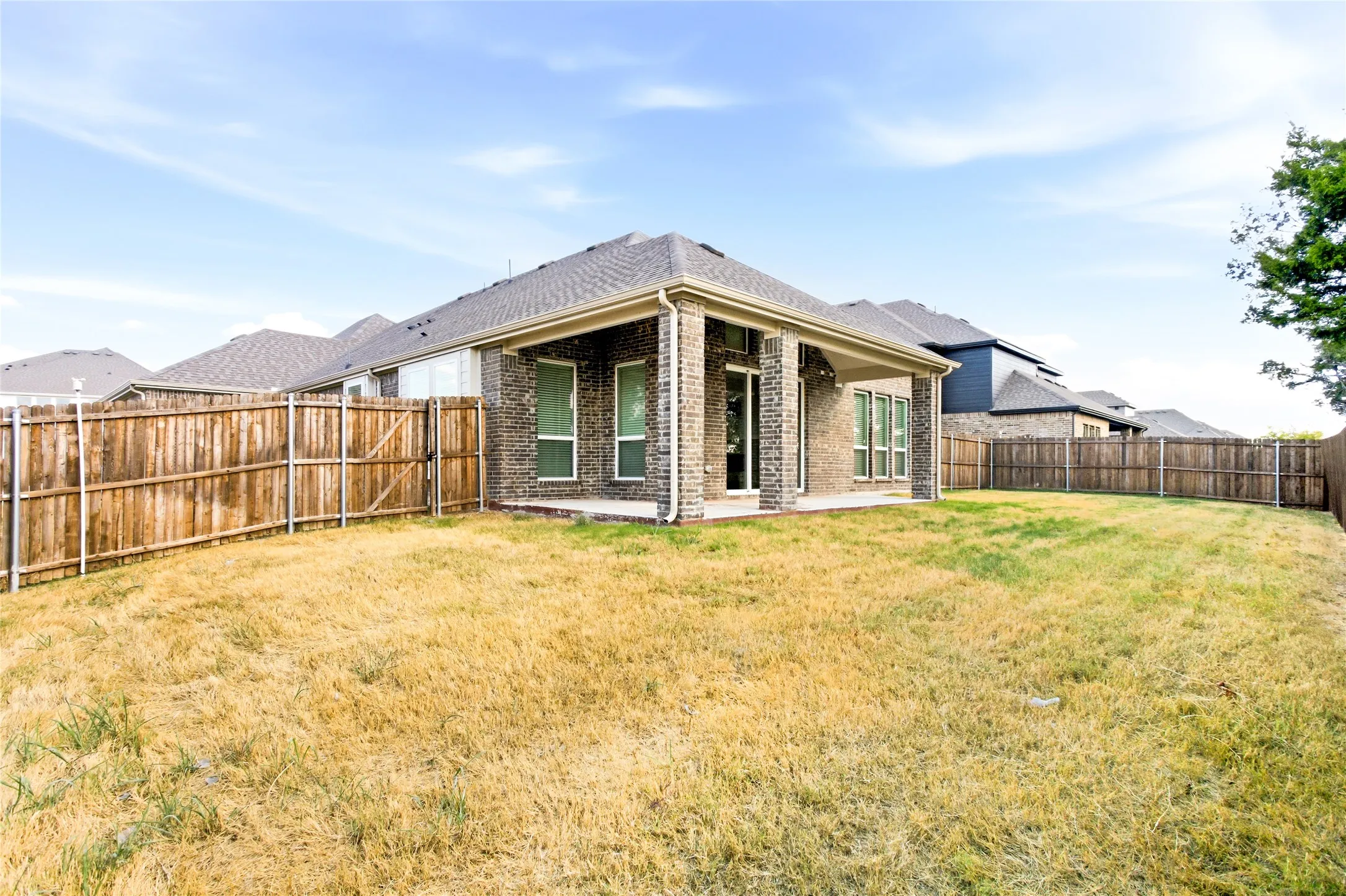 Single Family Residence For Sale in Dallas County , 1719 Newport Lane, Cedar Hill, Texas 75104, 4 Bedroom, 3 Bathroom, 3 Garage spaces, 2,153 Sqft, built in 2024, mls#21394223, Real Estate Agent in Cedar Hill, Homes For Sale in Dallas county, Homes For Sale in Cedar Hill, Realtor in Cedar Hill Texas, Real Estate Brokerage Independent Realty Texas, Luminita Cordes Realtor