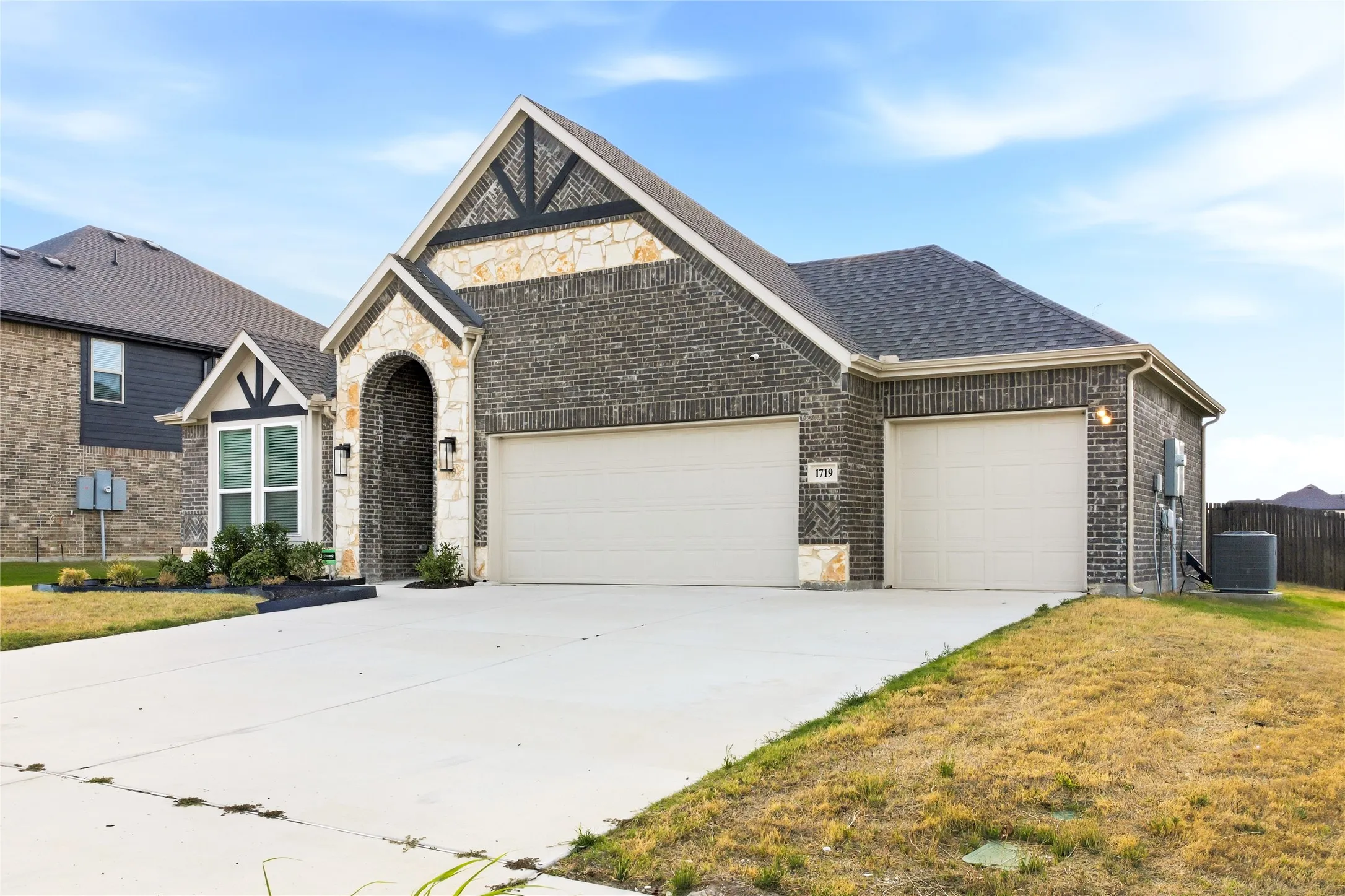 Single Family Residence For Sale in Dallas County , 1719 Newport Lane, Cedar Hill, Texas 75104, 4 Bedroom, 3 Bathroom, 3 Garage spaces, 2,153 Sqft, built in 2024, mls#21394223, Real Estate Agent in Cedar Hill, Homes For Sale in Dallas county, Homes For Sale in Cedar Hill, Realtor in Cedar Hill Texas, Real Estate Brokerage Independent Realty Texas, Luminita Cordes Realtor