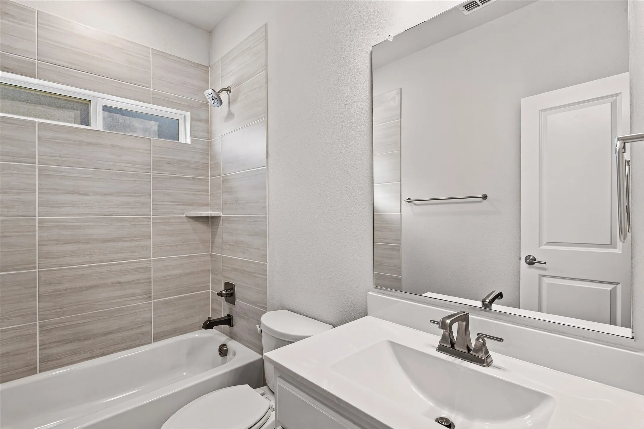 Single Family Residence For Sale in Dallas County , 1719 Newport Lane, Cedar Hill, Texas 75104, 4 Bedroom, 3 Bathroom, 3 Garage spaces, 2,153 Sqft, built in 2024, mls#21394223, Real Estate Agent in Cedar Hill, Homes For Sale in Dallas county, Homes For Sale in Cedar Hill, Realtor in Cedar Hill Texas, Real Estate Brokerage Independent Realty Texas, Luminita Cordes Realtor