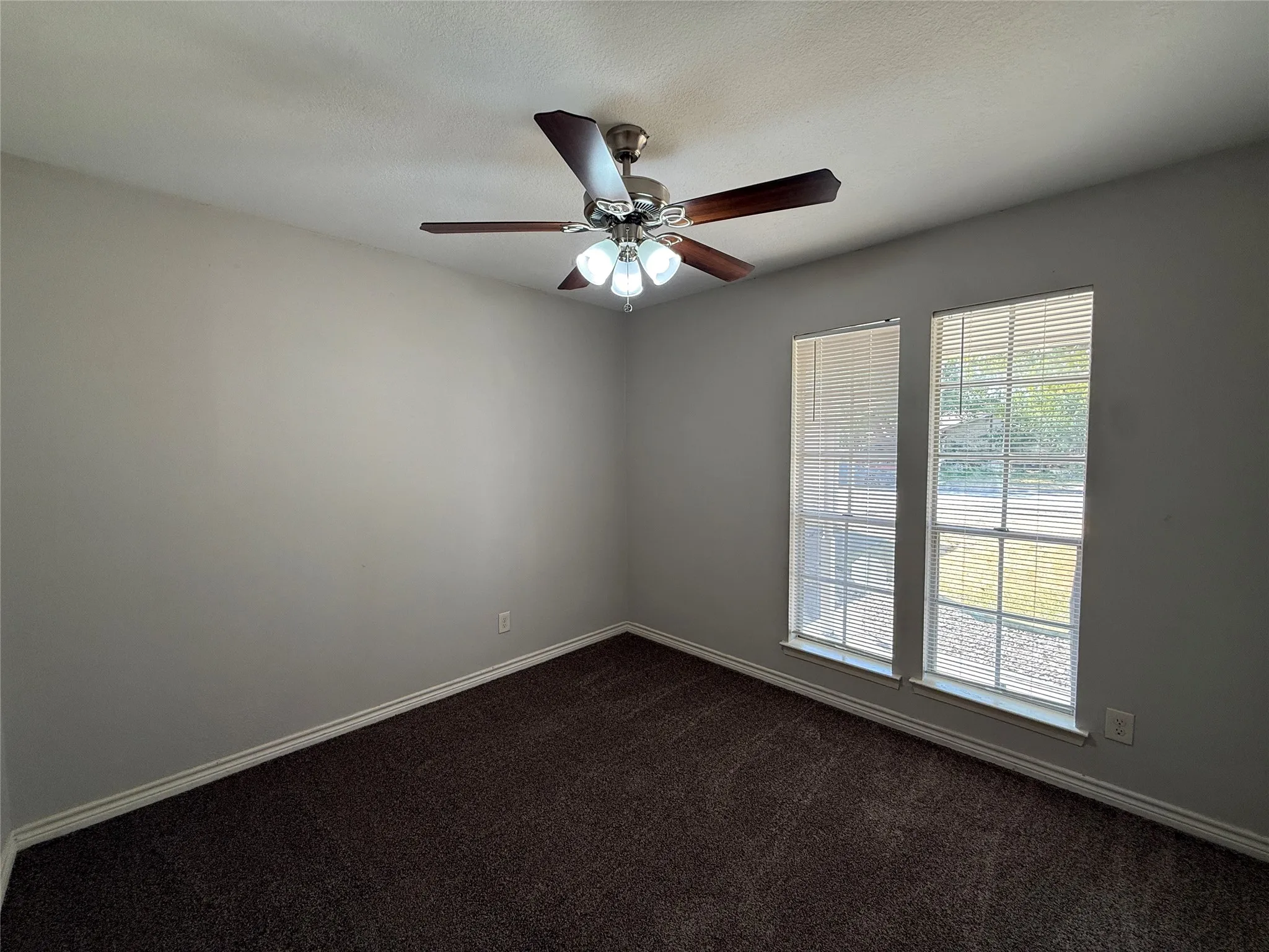 Single Family Residence For Rent in Dallas County , 5422 Kentcroft Drive, Garland, Texas 75043, 3 Bedroom, 2 Bathroom, 2 Garage spaces, 1,405 Sqft, built in 1971, mls#21400232, Real Estate Agent in Garland, Homes For Rent in Dallas county, Homes For Rent in Garland, Realtor in Garland Texas, Real Estate Brokerage Independent Realty Texas, Luminita Cordes Realtor