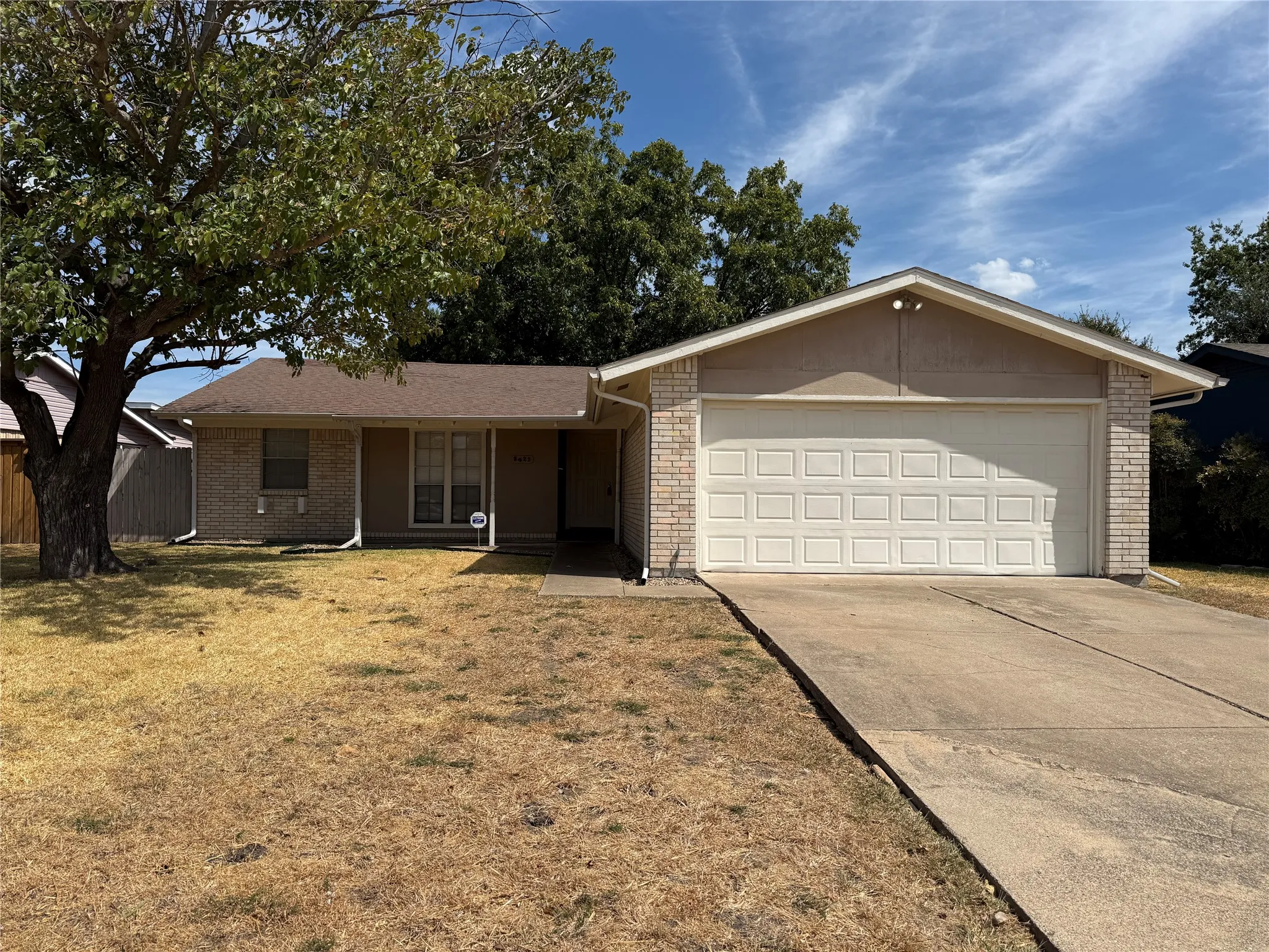 Single Family Residence For Rent in Dallas County , 5422 Kentcroft Drive, Garland, Texas 75043, 3 Bedroom, 2 Bathroom, 2 Garage spaces, 1,405 Sqft, built in 1971, mls#21400232, Real Estate Agent in Garland, Homes For Rent in Dallas county, Homes For Rent in Garland, Realtor in Garland Texas, Real Estate Brokerage Independent Realty Texas, Luminita Cordes Realtor