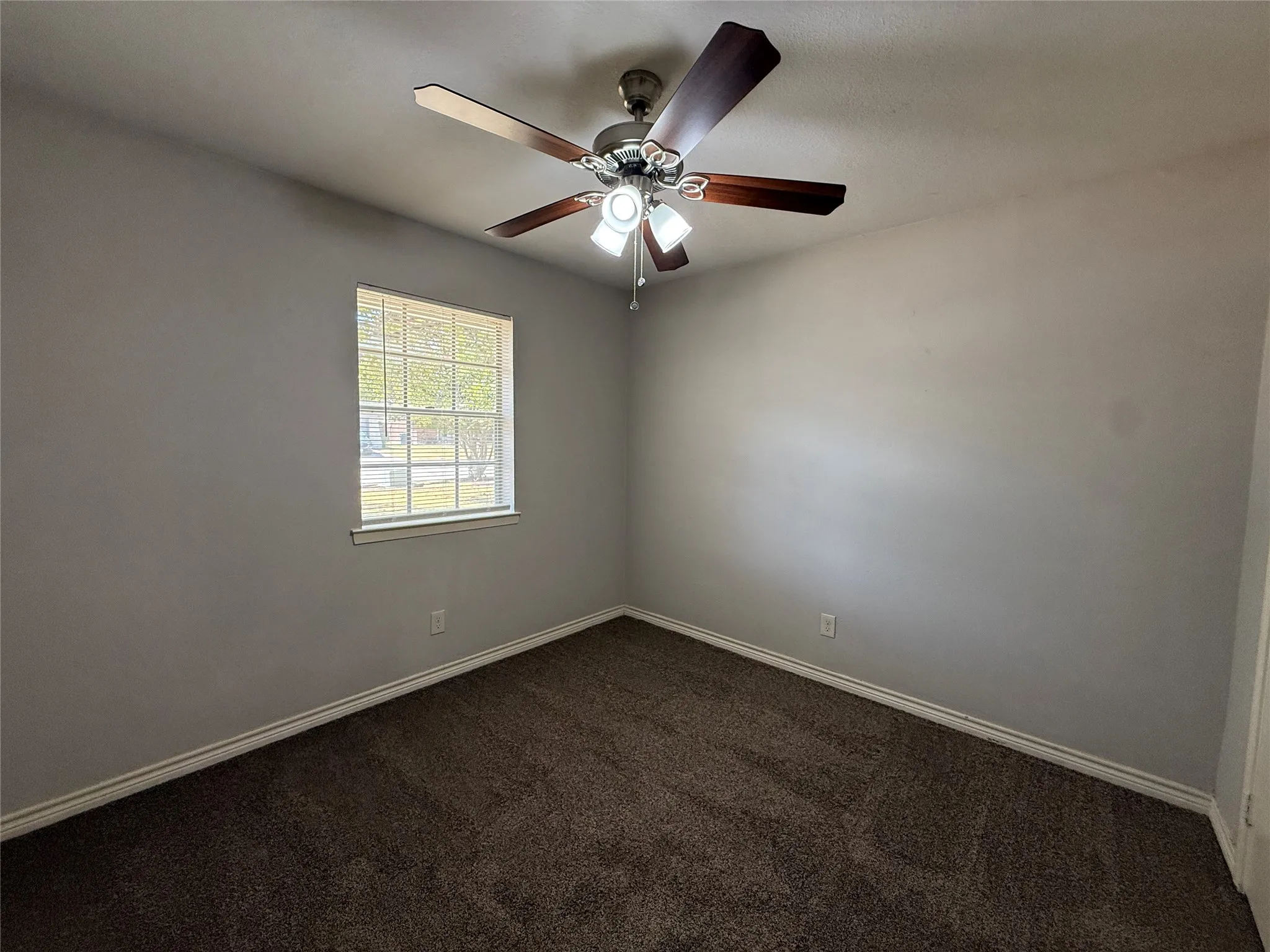 Single Family Residence For Rent in Dallas County , 5422 Kentcroft Drive, Garland, Texas 75043, 3 Bedroom, 2 Bathroom, 2 Garage spaces, 1,405 Sqft, built in 1971, mls#21400232, Real Estate Agent in Garland, Homes For Rent in Dallas county, Homes For Rent in Garland, Realtor in Garland Texas, Real Estate Brokerage Independent Realty Texas, Luminita Cordes Realtor