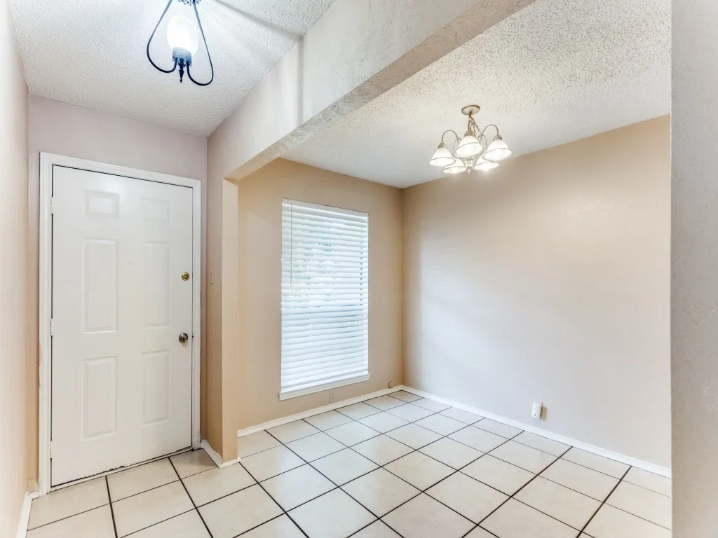 Townhouse For Rent in Johnson County , 1111 N Nolan River Road B, Cleburne, Texas 76033, 3 Bedroom, 2 Bathroom, 2 Garage spaces, 1,530 Sqft, built in 1978, mls#21399788, Real Estate Agent in Cleburne, Homes For Rent in Johnson county, Homes For Rent in Cleburne, Realtor in Cleburne Texas, Real Estate Brokerage Independent Realty Texas, Luminita Cordes Realtor