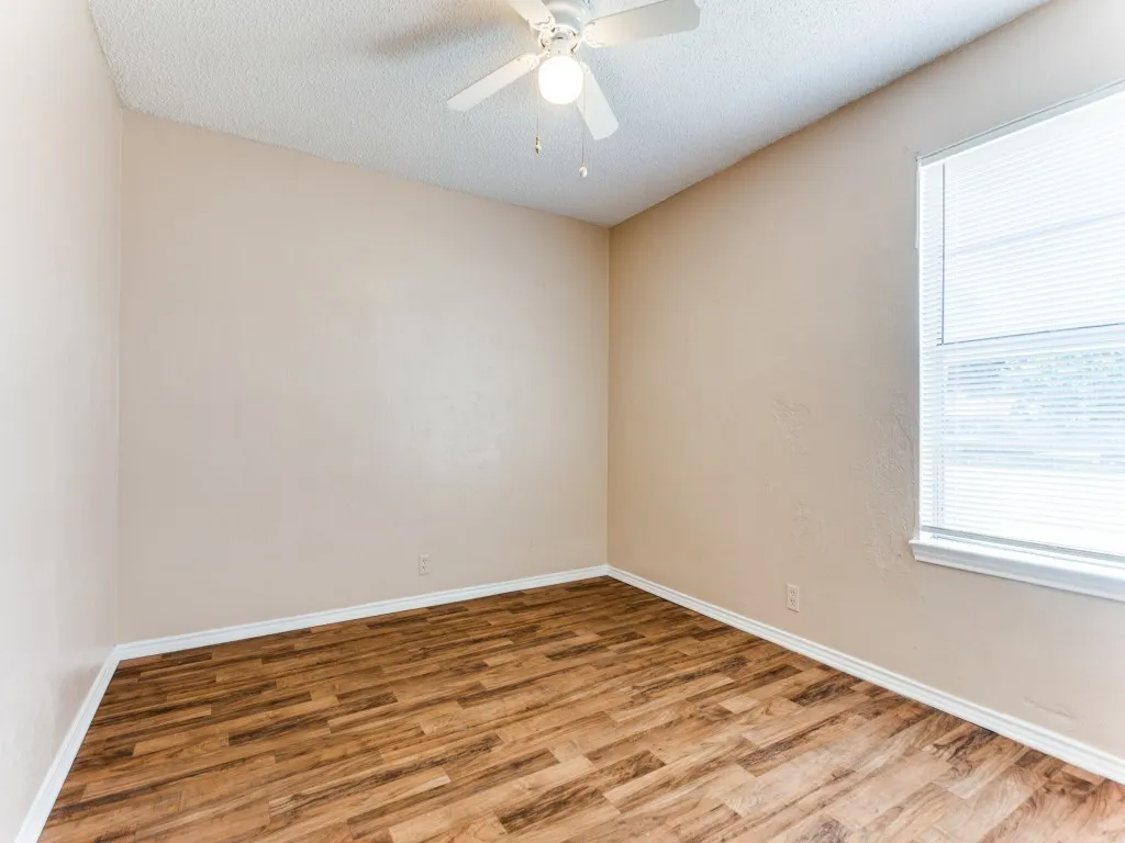 Townhouse For Rent in Johnson County , 1111 N Nolan River Road B, Cleburne, Texas 76033, 3 Bedroom, 2 Bathroom, 2 Garage spaces, 1,530 Sqft, built in 1978, mls#21399788, Real Estate Agent in Cleburne, Homes For Rent in Johnson county, Homes For Rent in Cleburne, Realtor in Cleburne Texas, Real Estate Brokerage Independent Realty Texas, Luminita Cordes Realtor
