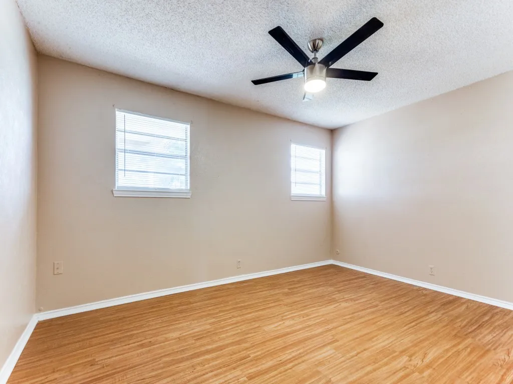 Townhouse For Rent in Johnson County , 1111 N Nolan River Road B, Cleburne, Texas 76033, 3 Bedroom, 2 Bathroom, 2 Garage spaces, 1,530 Sqft, built in 1978, mls#21399788, Real Estate Agent in Cleburne, Homes For Rent in Johnson county, Homes For Rent in Cleburne, Realtor in Cleburne Texas, Real Estate Brokerage Independent Realty Texas, Luminita Cordes Realtor