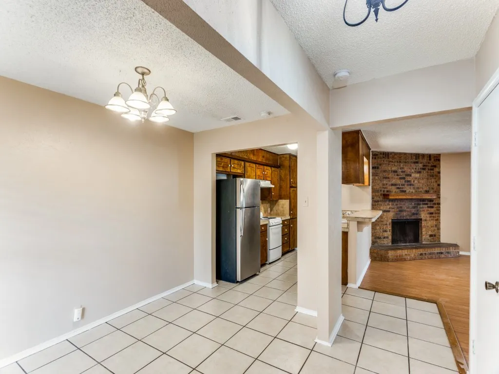 Townhouse For Rent in Johnson County , 1111 N Nolan River Road B, Cleburne, Texas 76033, 3 Bedroom, 2 Bathroom, 2 Garage spaces, 1,530 Sqft, built in 1978, mls#21399788, Real Estate Agent in Cleburne, Homes For Rent in Johnson county, Homes For Rent in Cleburne, Realtor in Cleburne Texas, Real Estate Brokerage Independent Realty Texas, Luminita Cordes Realtor