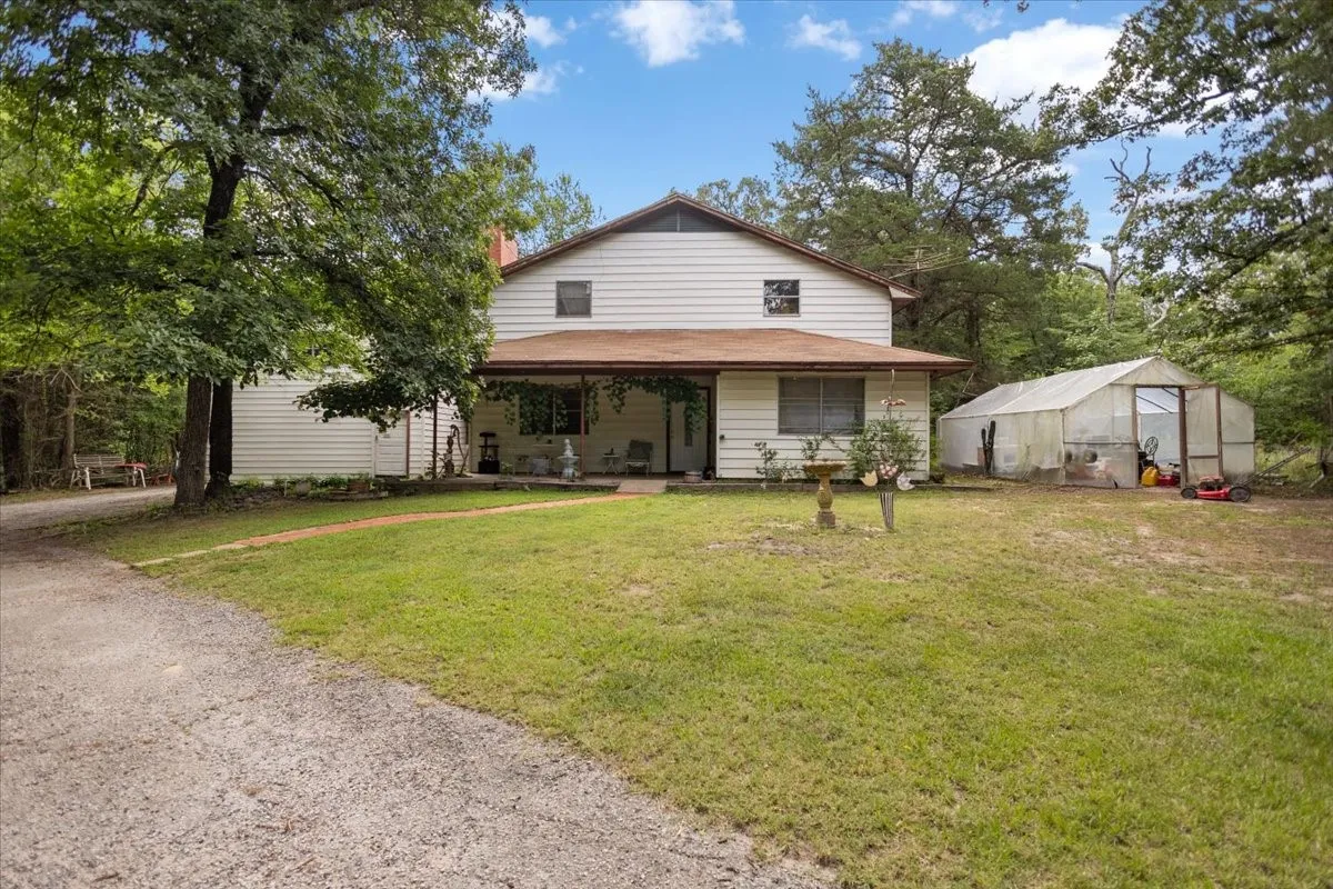 Single Family Residence For Sale in Van Zandt County , 404 PR 6227, Canton, Texas 75103, 4 Bedroom, 2 Bathroom, 2 Garage spaces, 2,584 Sqft, built in 1975, mls#21400212, Real Estate Agent in Canton, Homes For Sale in Van Zandt county, Homes For Sale in Canton, Realtor in Canton Texas, Real Estate Brokerage Independent Realty Texas, Luminita Cordes Realtor