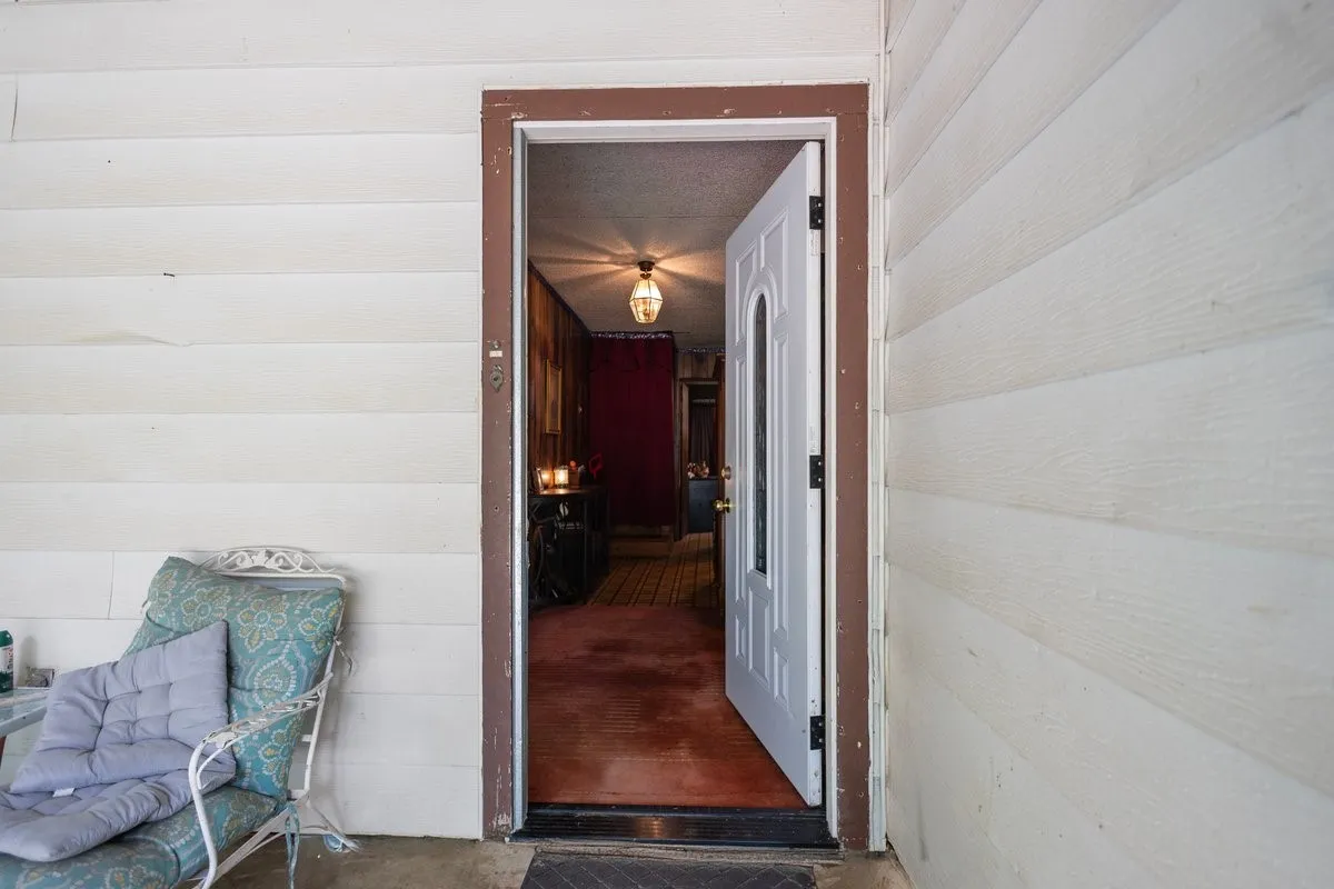Single Family Residence For Sale in Van Zandt County , 404 PR 6227, Canton, Texas 75103, 4 Bedroom, 2 Bathroom, 2 Garage spaces, 2,584 Sqft, built in 1975, mls#21400212, Real Estate Agent in Canton, Homes For Sale in Van Zandt county, Homes For Sale in Canton, Realtor in Canton Texas, Real Estate Brokerage Independent Realty Texas, Luminita Cordes Realtor