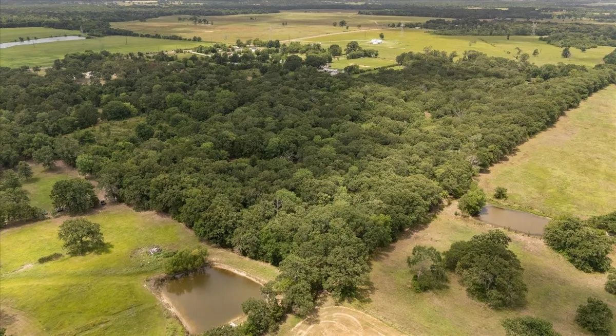 Single Family Residence For Sale in Van Zandt County , 404 PR 6227, Canton, Texas 75103, 4 Bedroom, 2 Bathroom, 2 Garage spaces, 2,584 Sqft, built in 1975, mls#21400212, Real Estate Agent in Canton, Homes For Sale in Van Zandt county, Homes For Sale in Canton, Realtor in Canton Texas, Real Estate Brokerage Independent Realty Texas, Luminita Cordes Realtor