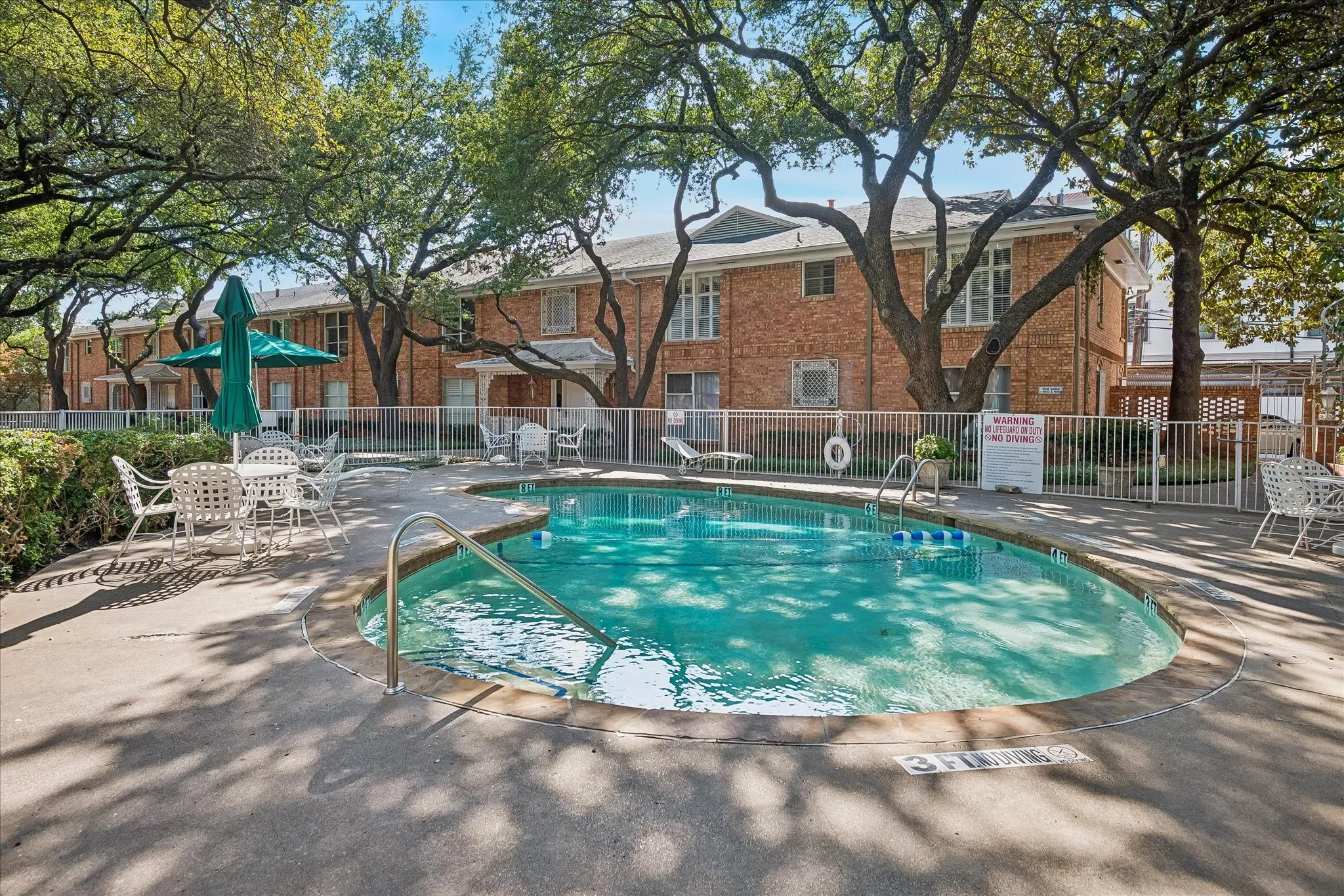 Condominium For Sale in Dallas County , 6078 Averill Way B, Dallas, Texas 75225, 2 Bedroom, 2 Bathroom, Garage spaces, 1,302 Sqft, built in 1956, mls#21394421, Real Estate Agent in Dallas, Homes For Sale in Dallas county, Homes For Sale in Dallas, Realtor in Dallas Texas, Real Estate Brokerage Independent Realty Texas, Luminita Cordes Realtor