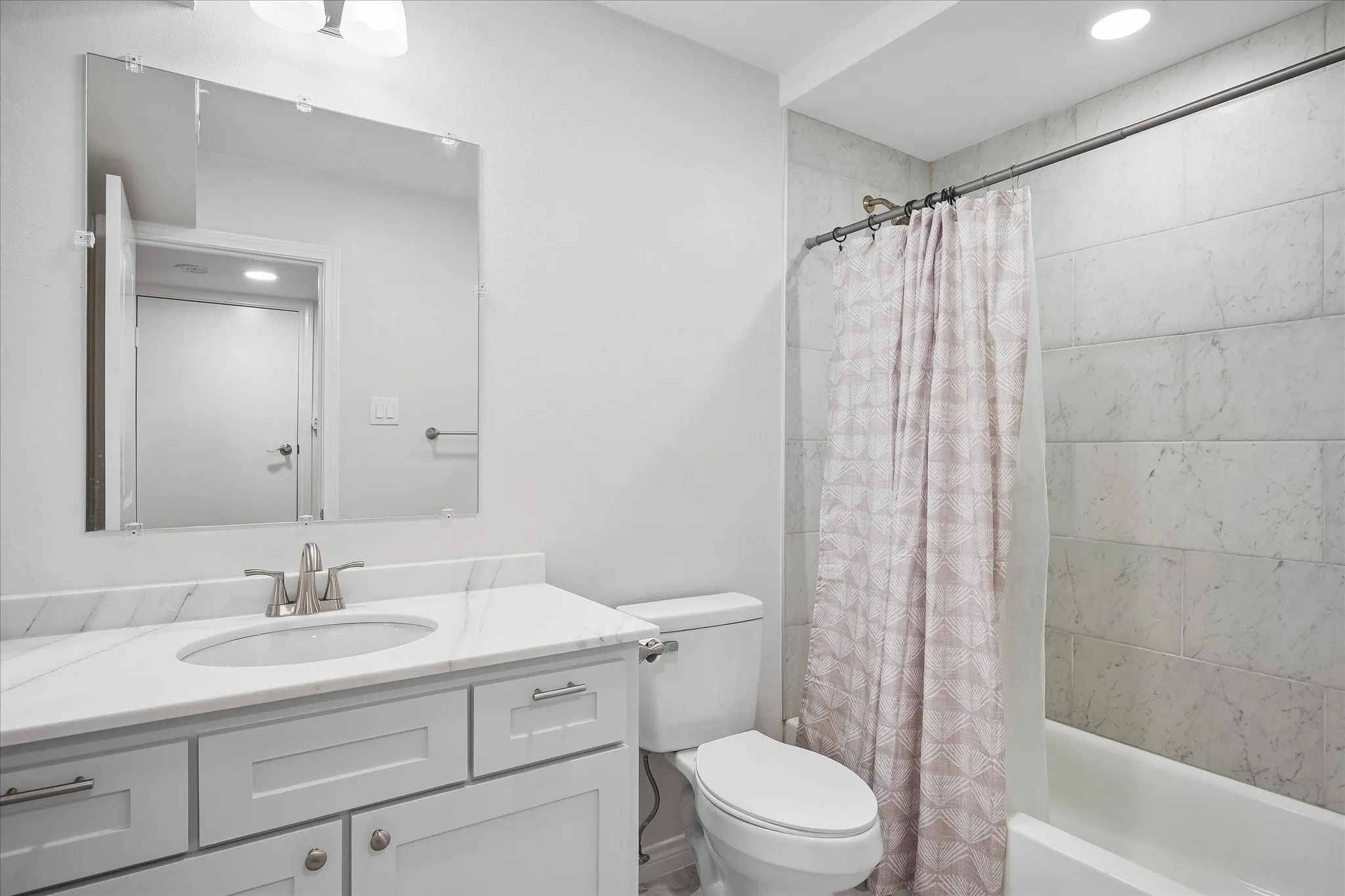 Secondary Bath With Shower/Tub Condo