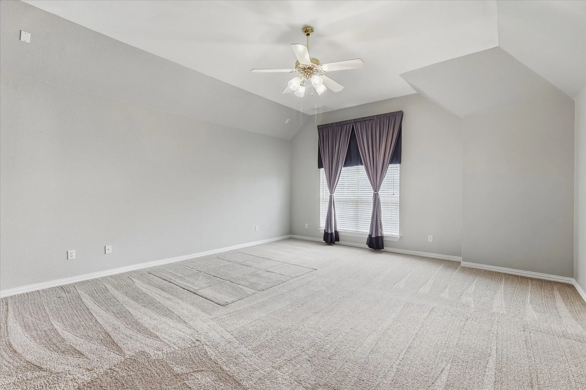 Single Family Residence For Sale in Tarrant County , 3325 Wilshire Avenue, Grapevine, Texas 76051, 4 Bedroom, 3 Bathroom, 3 Garage spaces, 3,371 Sqft, built in 1999, mls#21400016, Real Estate Agent in Grapevine, Homes For Sale in Tarrant county, Homes For Sale in Grapevine, Realtor in Grapevine Texas, Real Estate Brokerage Independent Realty Texas, Luminita Cordes Realtor