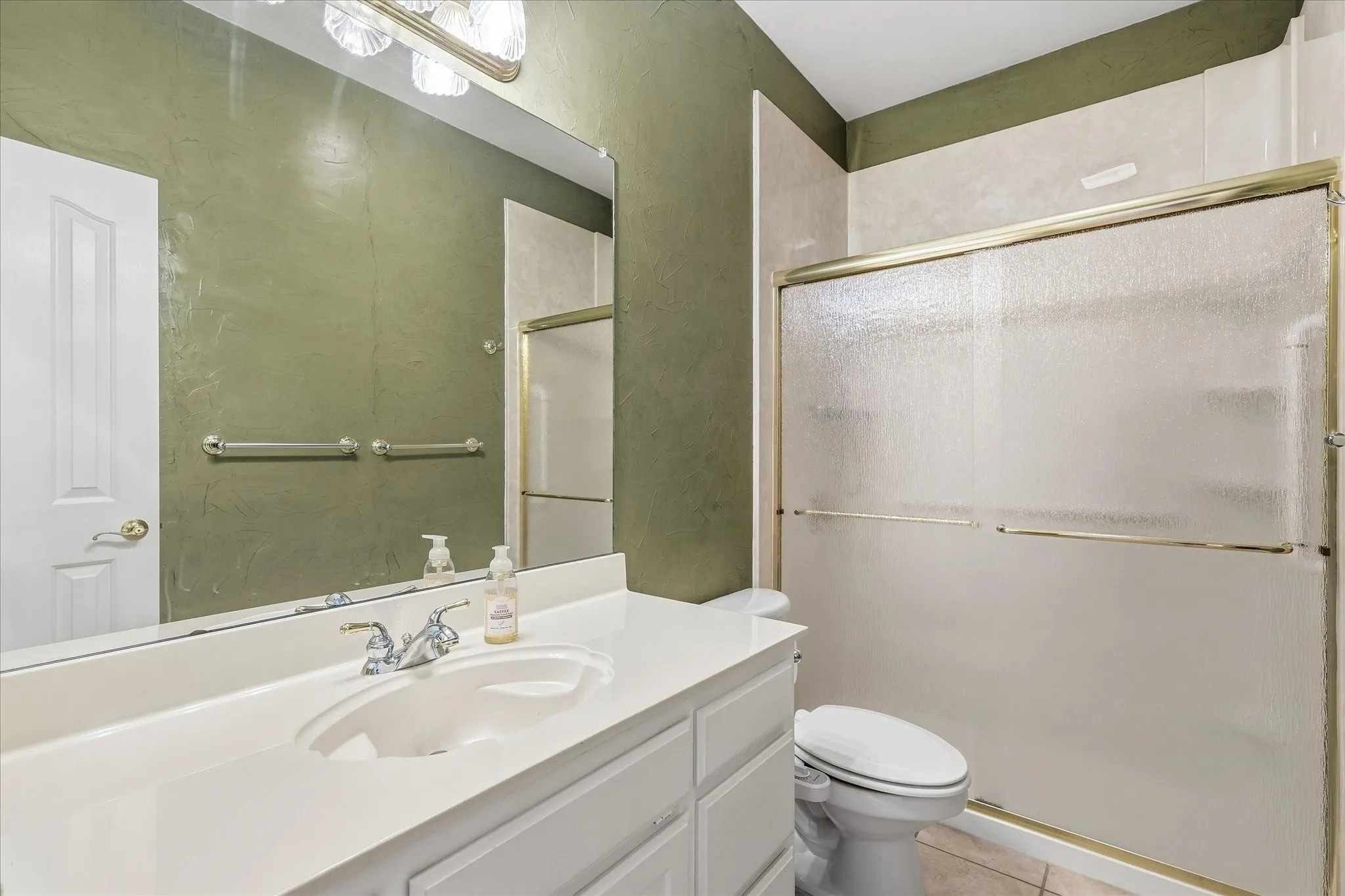 Single Family Residence For Sale in Tarrant County , 3325 Wilshire Avenue, Grapevine, Texas 76051, 4 Bedroom, 3 Bathroom, 3 Garage spaces, 3,371 Sqft, built in 1999, mls#21400016, Real Estate Agent in Grapevine, Homes For Sale in Tarrant county, Homes For Sale in Grapevine, Realtor in Grapevine Texas, Real Estate Brokerage Independent Realty Texas, Luminita Cordes Realtor