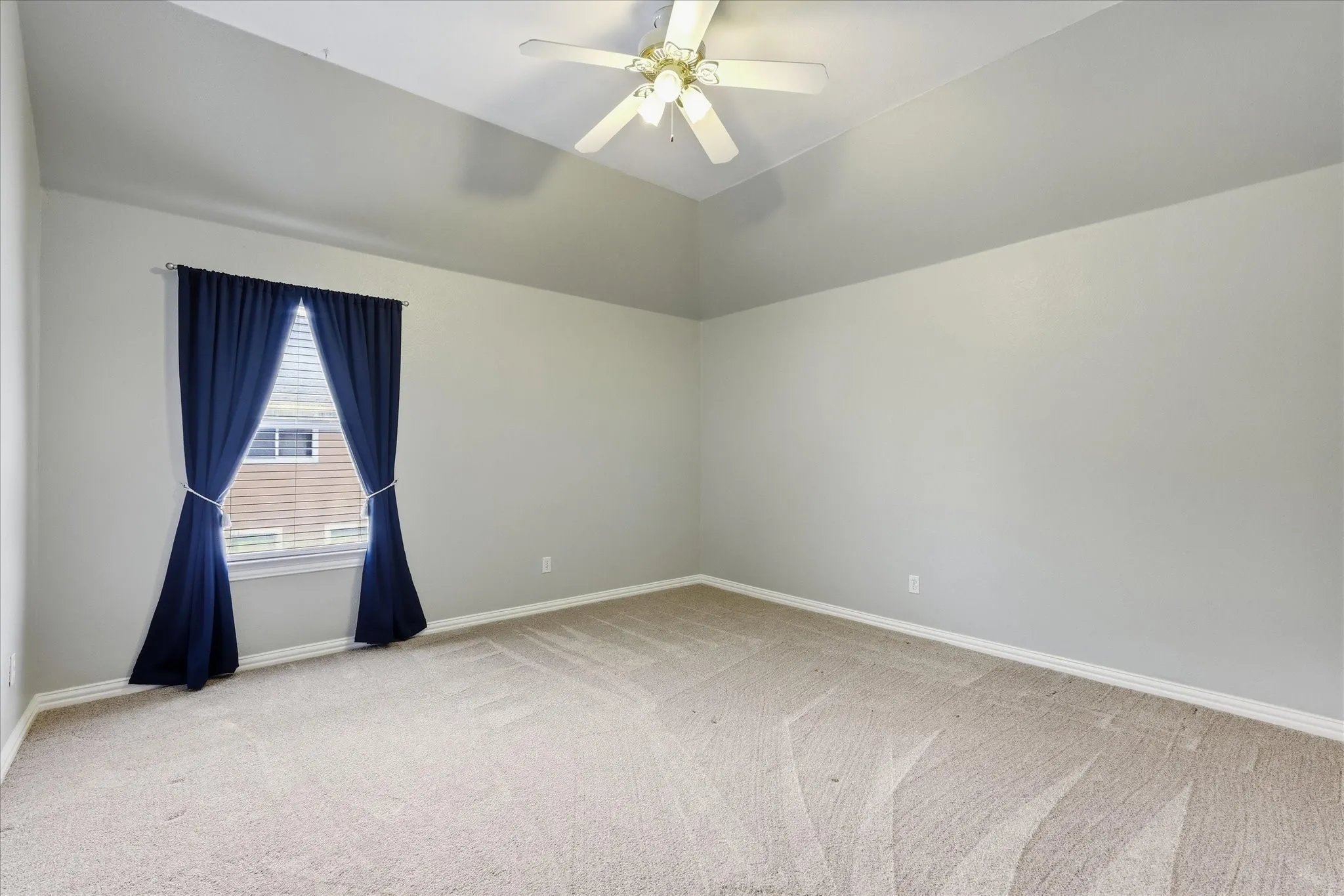 Single Family Residence For Sale in Tarrant County , 3325 Wilshire Avenue, Grapevine, Texas 76051, 4 Bedroom, 3 Bathroom, 3 Garage spaces, 3,371 Sqft, built in 1999, mls#21400016, Real Estate Agent in Grapevine, Homes For Sale in Tarrant county, Homes For Sale in Grapevine, Realtor in Grapevine Texas, Real Estate Brokerage Independent Realty Texas, Luminita Cordes Realtor