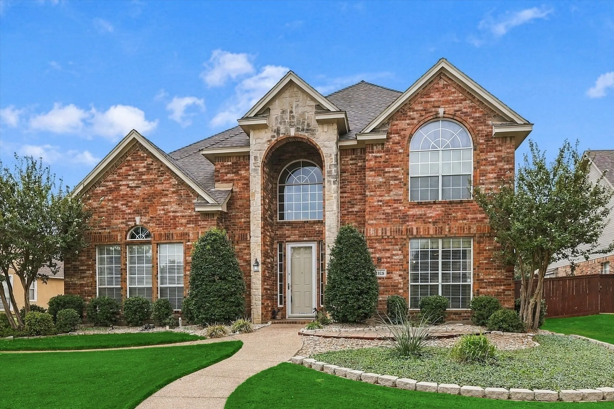Single Family Residence For Sale in Tarrant County , 3325 Wilshire Avenue, Grapevine, Texas 76051, 4 Bedroom, 3 Bathroom, 3 Garage spaces, 3,371 Sqft, built in 1999, mls#21400016, Real Estate Agent in Grapevine, Homes For Sale in Tarrant county, Homes For Sale in Grapevine, Realtor in Grapevine Texas, Real Estate Brokerage Independent Realty Texas, Luminita Cordes Realtor