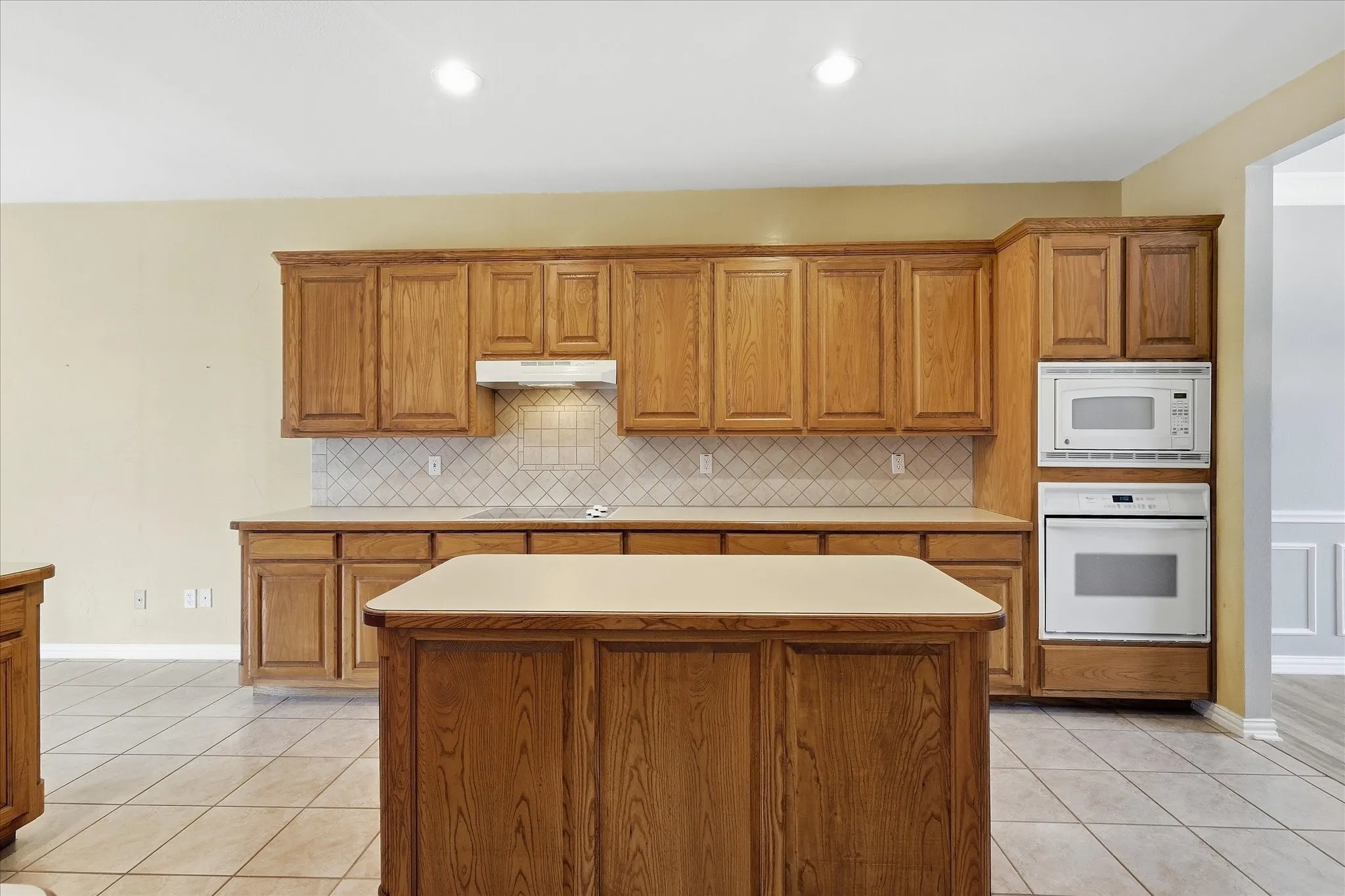 Single Family Residence For Sale in Tarrant County , 3325 Wilshire Avenue, Grapevine, Texas 76051, 4 Bedroom, 3 Bathroom, 3 Garage spaces, 3,371 Sqft, built in 1999, mls#21400016, Real Estate Agent in Grapevine, Homes For Sale in Tarrant county, Homes For Sale in Grapevine, Realtor in Grapevine Texas, Real Estate Brokerage Independent Realty Texas, Luminita Cordes Realtor