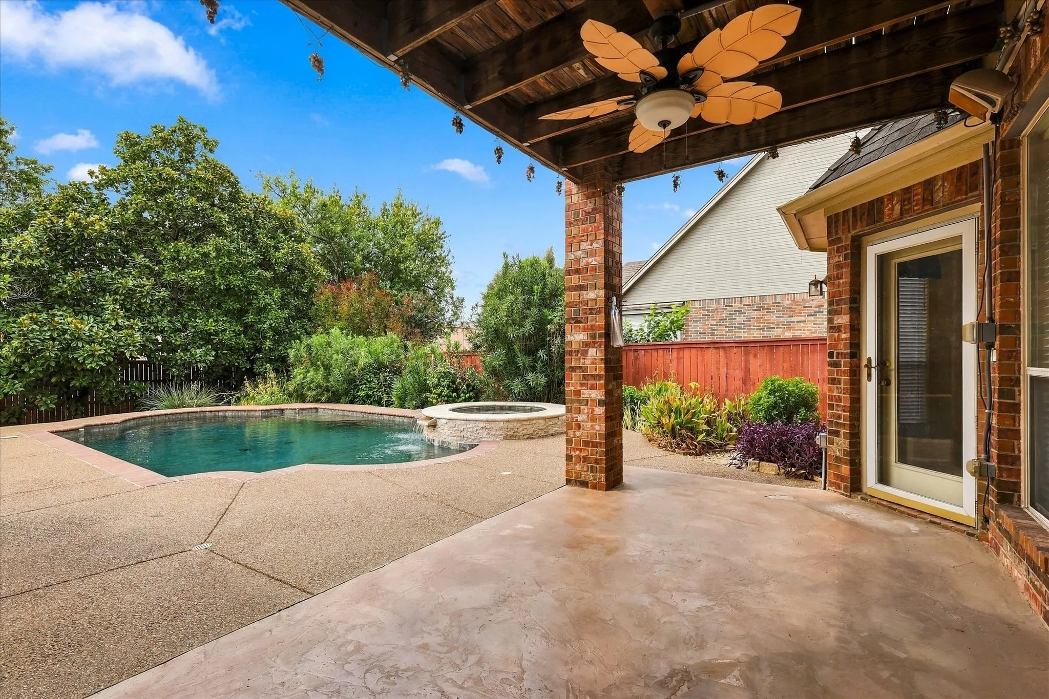 Single Family Residence For Sale in Tarrant County , 3325 Wilshire Avenue, Grapevine, Texas 76051, 4 Bedroom, 3 Bathroom, 3 Garage spaces, 3,371 Sqft, built in 1999, mls#21400016, Real Estate Agent in Grapevine, Homes For Sale in Tarrant county, Homes For Sale in Grapevine, Realtor in Grapevine Texas, Real Estate Brokerage Independent Realty Texas, Luminita Cordes Realtor