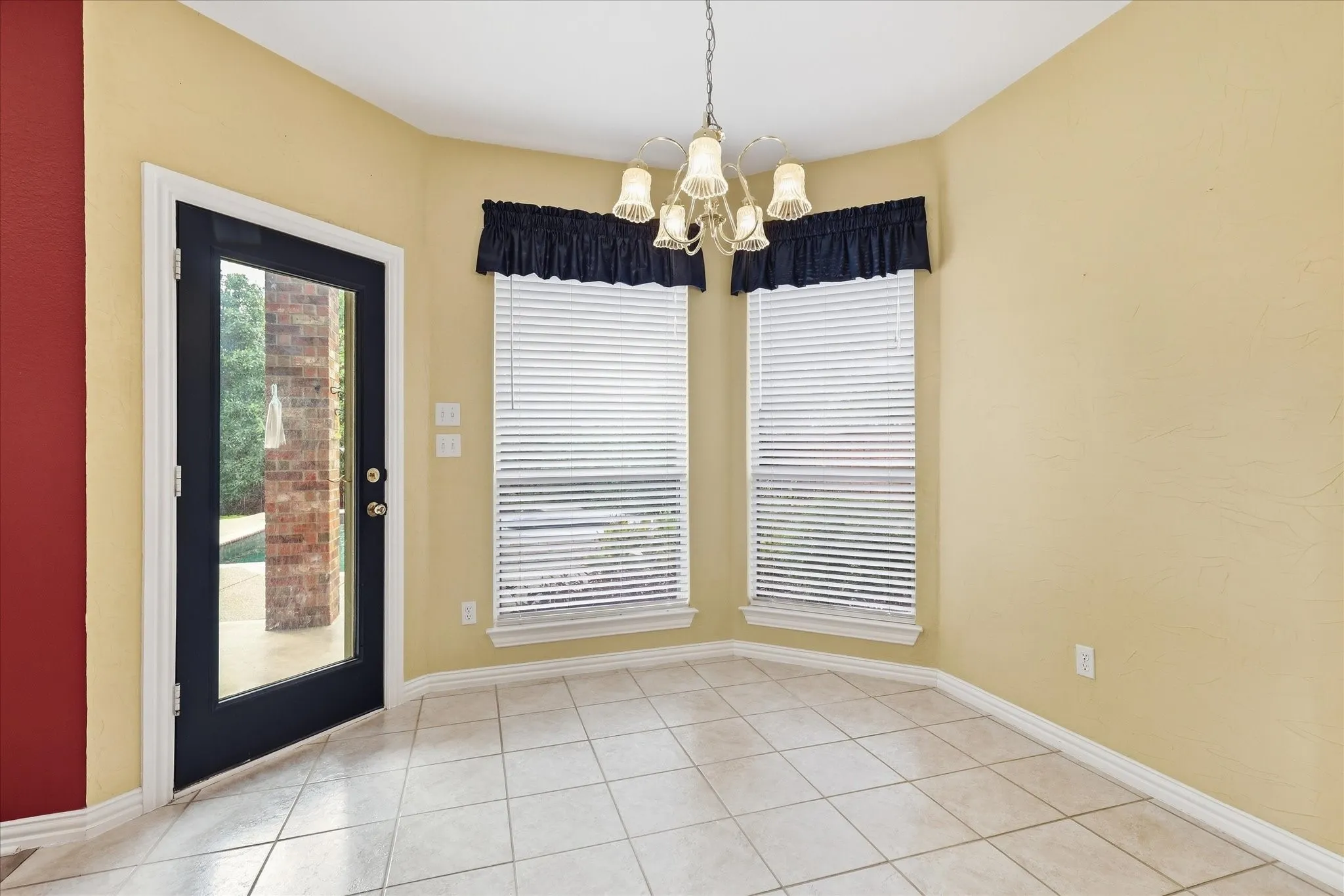 Single Family Residence For Sale in Tarrant County , 3325 Wilshire Avenue, Grapevine, Texas 76051, 4 Bedroom, 3 Bathroom, 3 Garage spaces, 3,371 Sqft, built in 1999, mls#21400016, Real Estate Agent in Grapevine, Homes For Sale in Tarrant county, Homes For Sale in Grapevine, Realtor in Grapevine Texas, Real Estate Brokerage Independent Realty Texas, Luminita Cordes Realtor