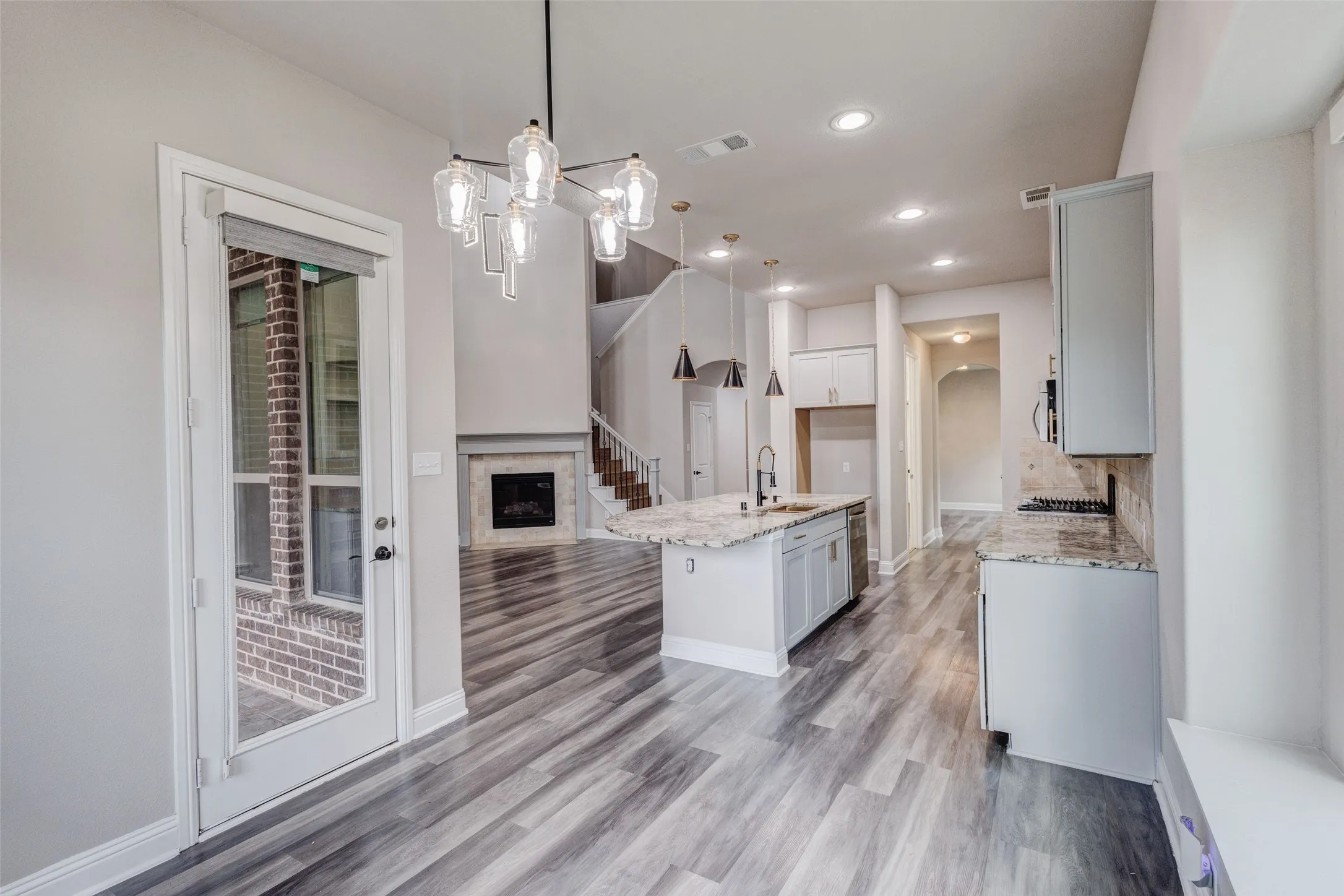 Single Family Residence For Sale in Collin County , 401 Mossy Rock Drive, Mc Kinney, Texas 75071, 4 Bedroom, 4 Bathroom, 2 Garage spaces, 3,183 Sqft, built in 2016, mls#21394450, Real Estate Agent in Mc Kinney, Homes For Sale in Collin county, Homes For Sale in Mc Kinney, Realtor in Mc Kinney Texas, Real Estate Brokerage Independent Realty Texas, Luminita Cordes Realtor