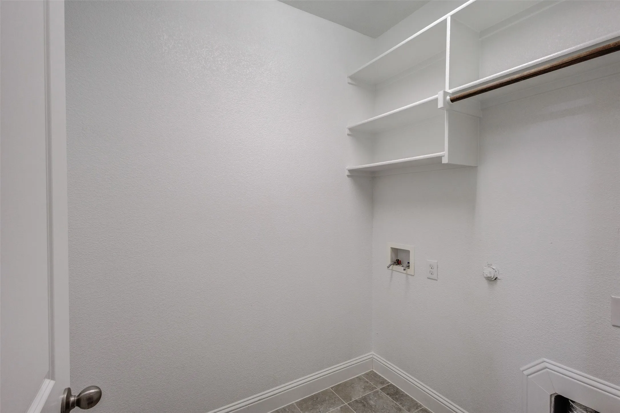 Single Family Residence For Sale in Collin County , 401 Mossy Rock Drive, Mc Kinney, Texas 75071, 4 Bedroom, 4 Bathroom, 2 Garage spaces, 3,183 Sqft, built in 2016, mls#21394450, Real Estate Agent in Mc Kinney, Homes For Sale in Collin county, Homes For Sale in Mc Kinney, Realtor in Mc Kinney Texas, Real Estate Brokerage Independent Realty Texas, Luminita Cordes Realtor