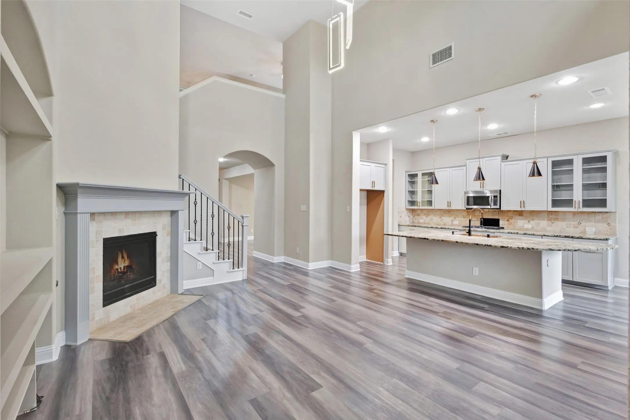 Single Family Residence For Sale in Collin County , 401 Mossy Rock Drive, Mc Kinney, Texas 75071, 4 Bedroom, 4 Bathroom, 2 Garage spaces, 3,183 Sqft, built in 2016, mls#21394450, Real Estate Agent in Mc Kinney, Homes For Sale in Collin county, Homes For Sale in Mc Kinney, Realtor in Mc Kinney Texas, Real Estate Brokerage Independent Realty Texas, Luminita Cordes Realtor
