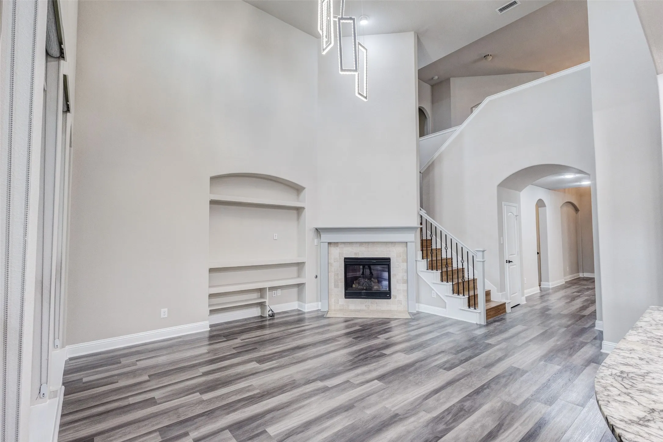 Single Family Residence For Sale in Collin County , 401 Mossy Rock Drive, Mc Kinney, Texas 75071, 4 Bedroom, 4 Bathroom, 2 Garage spaces, 3,183 Sqft, built in 2016, mls#21394450, Real Estate Agent in Mc Kinney, Homes For Sale in Collin county, Homes For Sale in Mc Kinney, Realtor in Mc Kinney Texas, Real Estate Brokerage Independent Realty Texas, Luminita Cordes Realtor