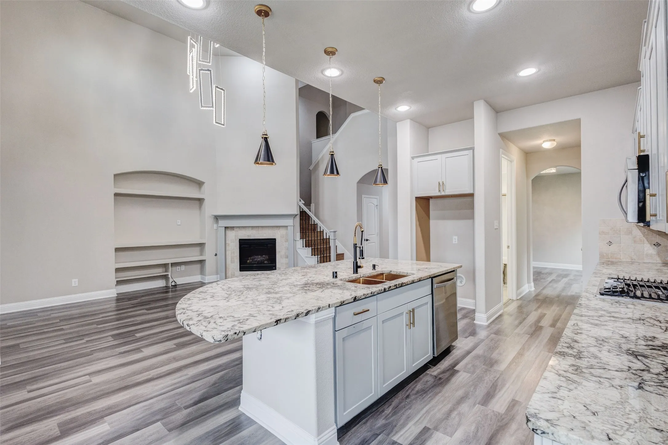 Single Family Residence For Sale in Collin County , 401 Mossy Rock Drive, Mc Kinney, Texas 75071, 4 Bedroom, 4 Bathroom, 2 Garage spaces, 3,183 Sqft, built in 2016, mls#21394450, Real Estate Agent in Mc Kinney, Homes For Sale in Collin county, Homes For Sale in Mc Kinney, Realtor in Mc Kinney Texas, Real Estate Brokerage Independent Realty Texas, Luminita Cordes Realtor