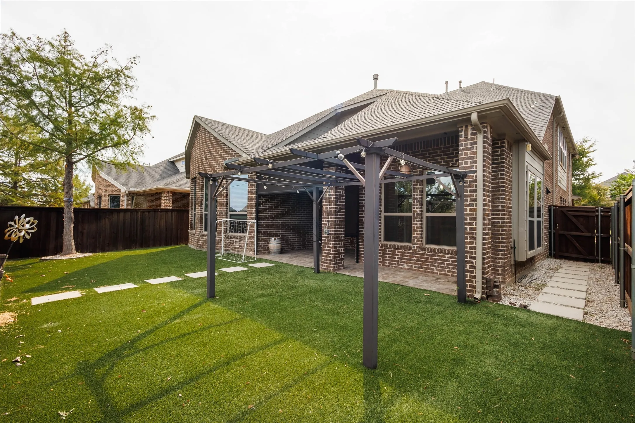 Single Family Residence For Sale in Collin County , 401 Mossy Rock Drive, Mc Kinney, Texas 75071, 4 Bedroom, 4 Bathroom, 2 Garage spaces, 3,183 Sqft, built in 2016, mls#21394450, Real Estate Agent in Mc Kinney, Homes For Sale in Collin county, Homes For Sale in Mc Kinney, Realtor in Mc Kinney Texas, Real Estate Brokerage Independent Realty Texas, Luminita Cordes Realtor