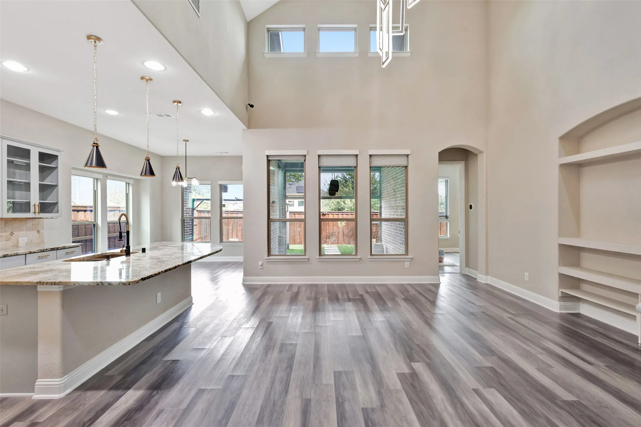 Single Family Residence For Sale in Collin County , 401 Mossy Rock Drive, Mc Kinney, Texas 75071, 4 Bedroom, 4 Bathroom, 2 Garage spaces, 3,183 Sqft, built in 2016, mls#21394450, Real Estate Agent in Mc Kinney, Homes For Sale in Collin county, Homes For Sale in Mc Kinney, Realtor in Mc Kinney Texas, Real Estate Brokerage Independent Realty Texas, Luminita Cordes Realtor
