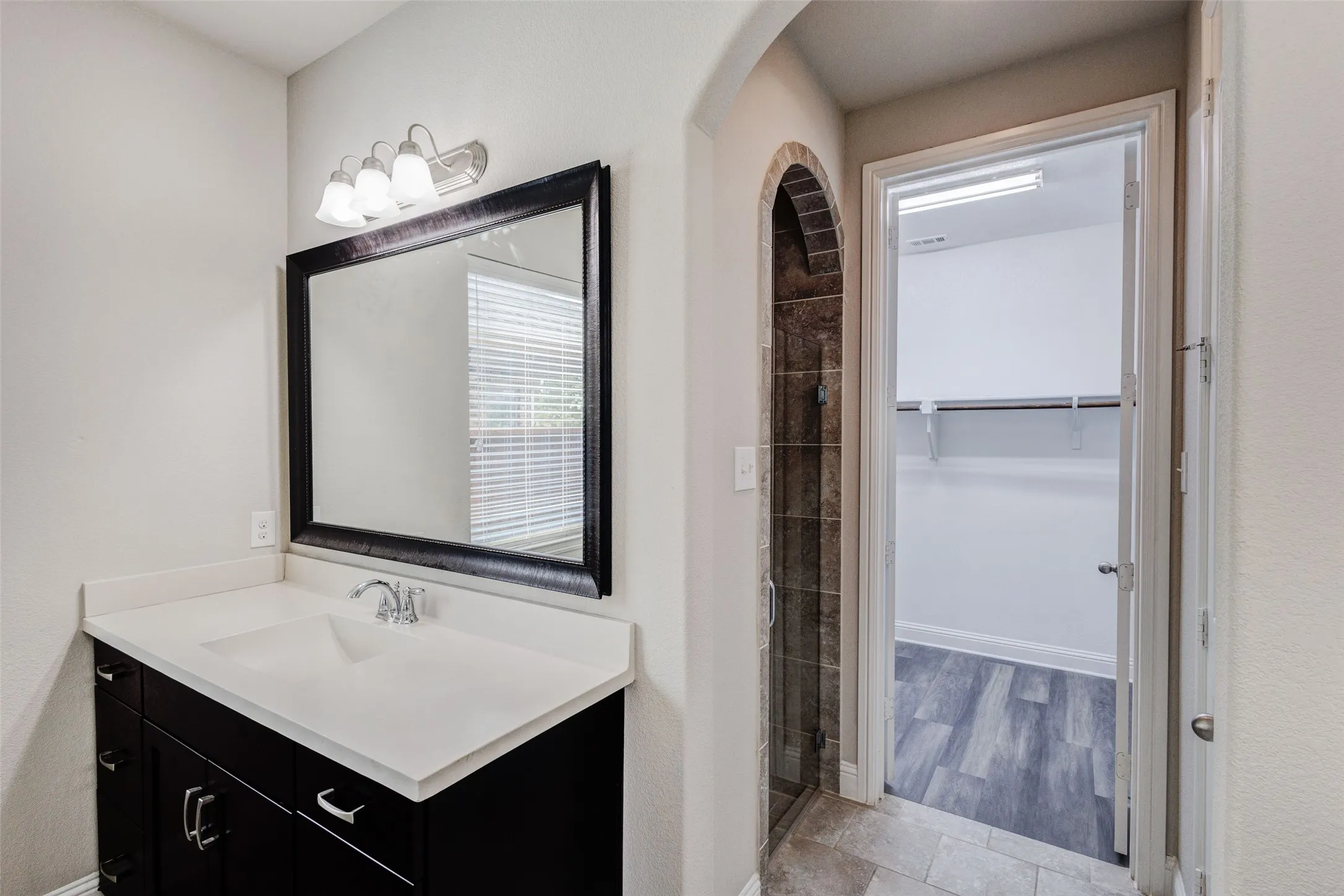 Single Family Residence For Sale in Collin County , 401 Mossy Rock Drive, Mc Kinney, Texas 75071, 4 Bedroom, 4 Bathroom, 2 Garage spaces, 3,183 Sqft, built in 2016, mls#21394450, Real Estate Agent in Mc Kinney, Homes For Sale in Collin county, Homes For Sale in Mc Kinney, Realtor in Mc Kinney Texas, Real Estate Brokerage Independent Realty Texas, Luminita Cordes Realtor