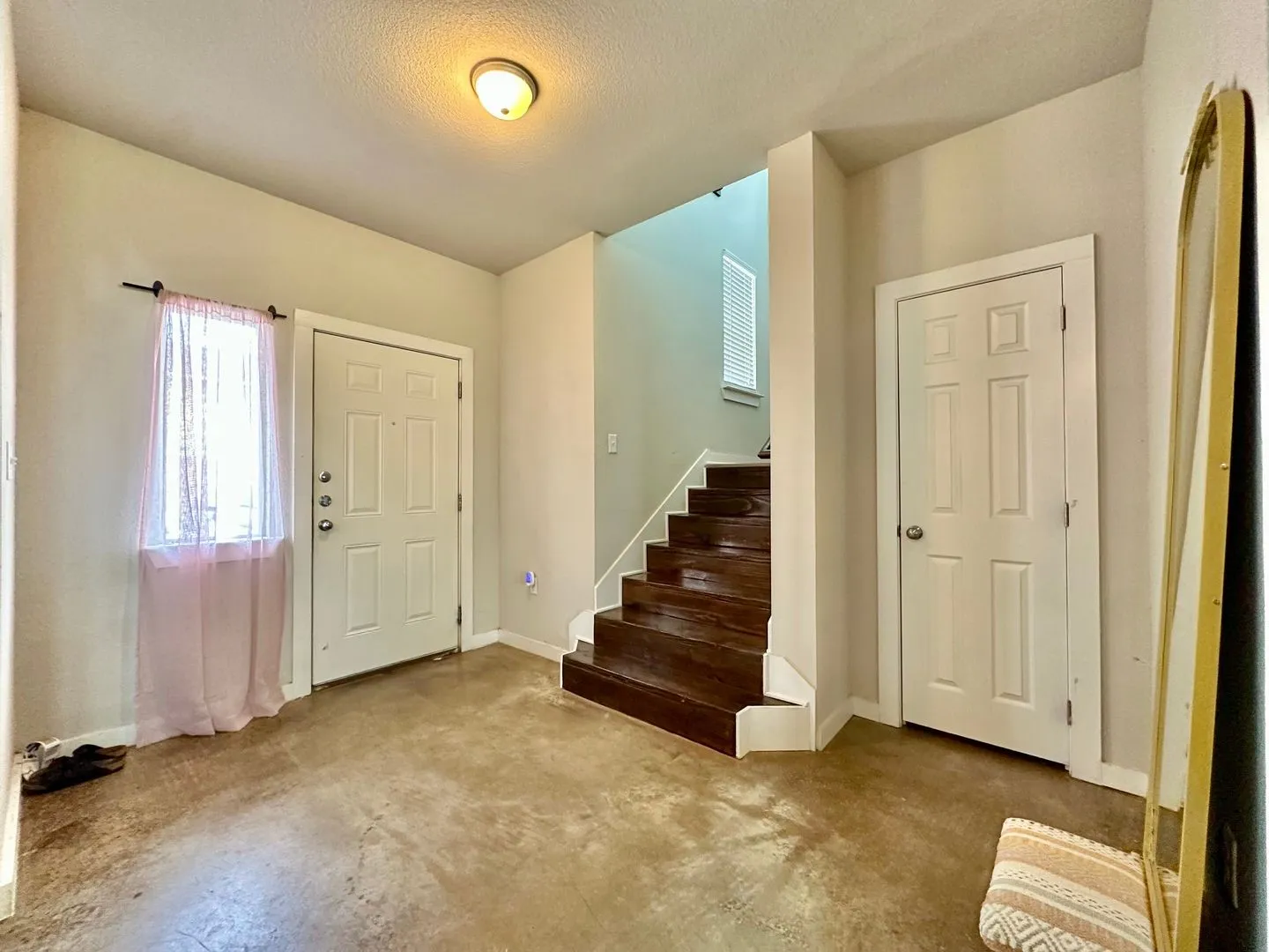 Townhouse For Rent in Mc Lennan County , 218 Gurley 8, Waco, Texas 76706, 4 Bedroom, 4 Bathroom, Garage spaces, 1,826 Sqft, built in 2015, mls#21400247, Real Estate Agent in Waco, Homes For Rent in Mc Lennan county, Homes For Rent in Waco, Realtor in Waco Texas, Real Estate Brokerage Independent Realty Texas, Luminita Cordes Realtor