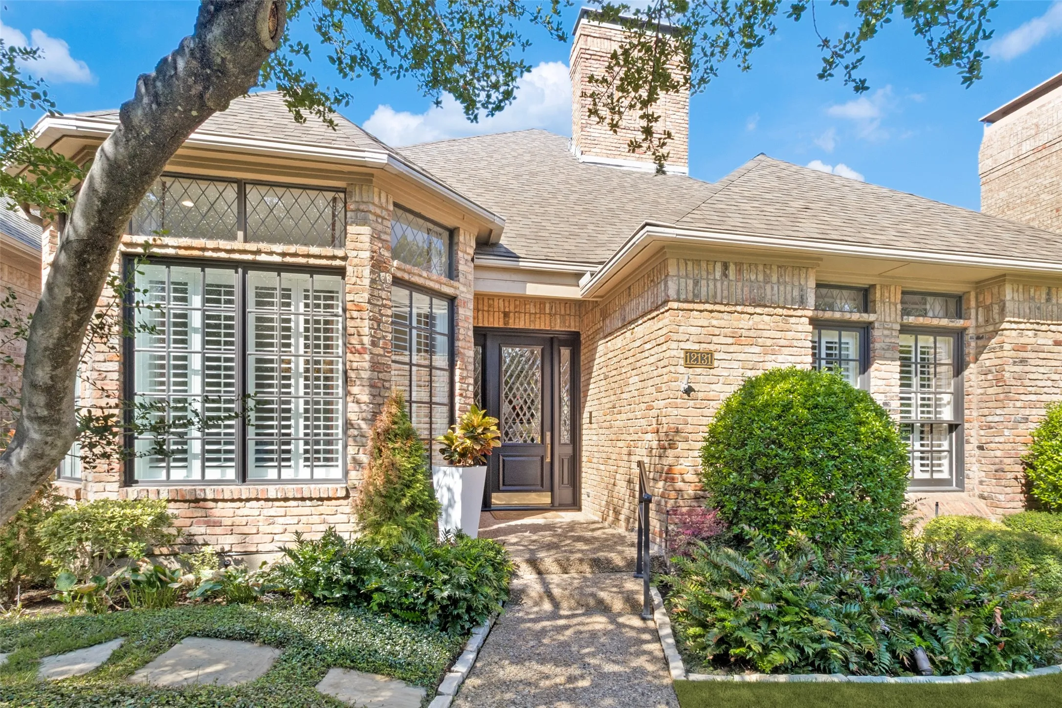 Single Family Residence For Sale in Dallas County , 12131 Vendome Place, Dallas, Texas 75230, 3 Bedroom, 3 Bathroom, 2 Garage spaces, 2,752 Sqft, built in 1983, mls#21400193, Real Estate Agent in Dallas, Homes For Sale in Dallas county, Homes For Sale in Dallas, Realtor in Dallas Texas, Real Estate Brokerage Independent Realty Texas, Luminita Cordes Realtor