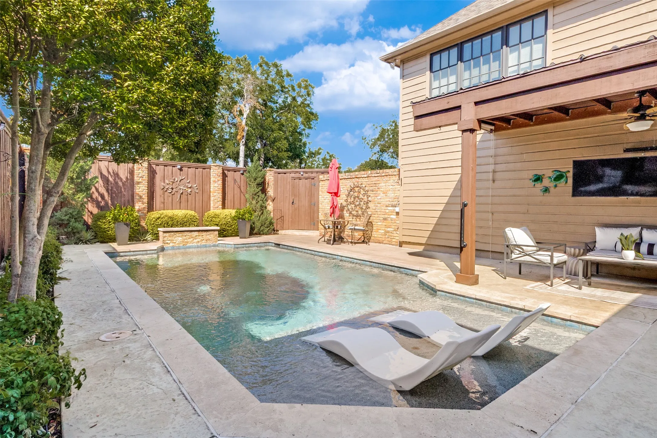 Single Family Residence For Sale in Dallas County , 12131 Vendome Place, Dallas, Texas 75230, 3 Bedroom, 3 Bathroom, 2 Garage spaces, 2,752 Sqft, built in 1983, mls#21400193, Real Estate Agent in Dallas, Homes For Sale in Dallas county, Homes For Sale in Dallas, Realtor in Dallas Texas, Real Estate Brokerage Independent Realty Texas, Luminita Cordes Realtor