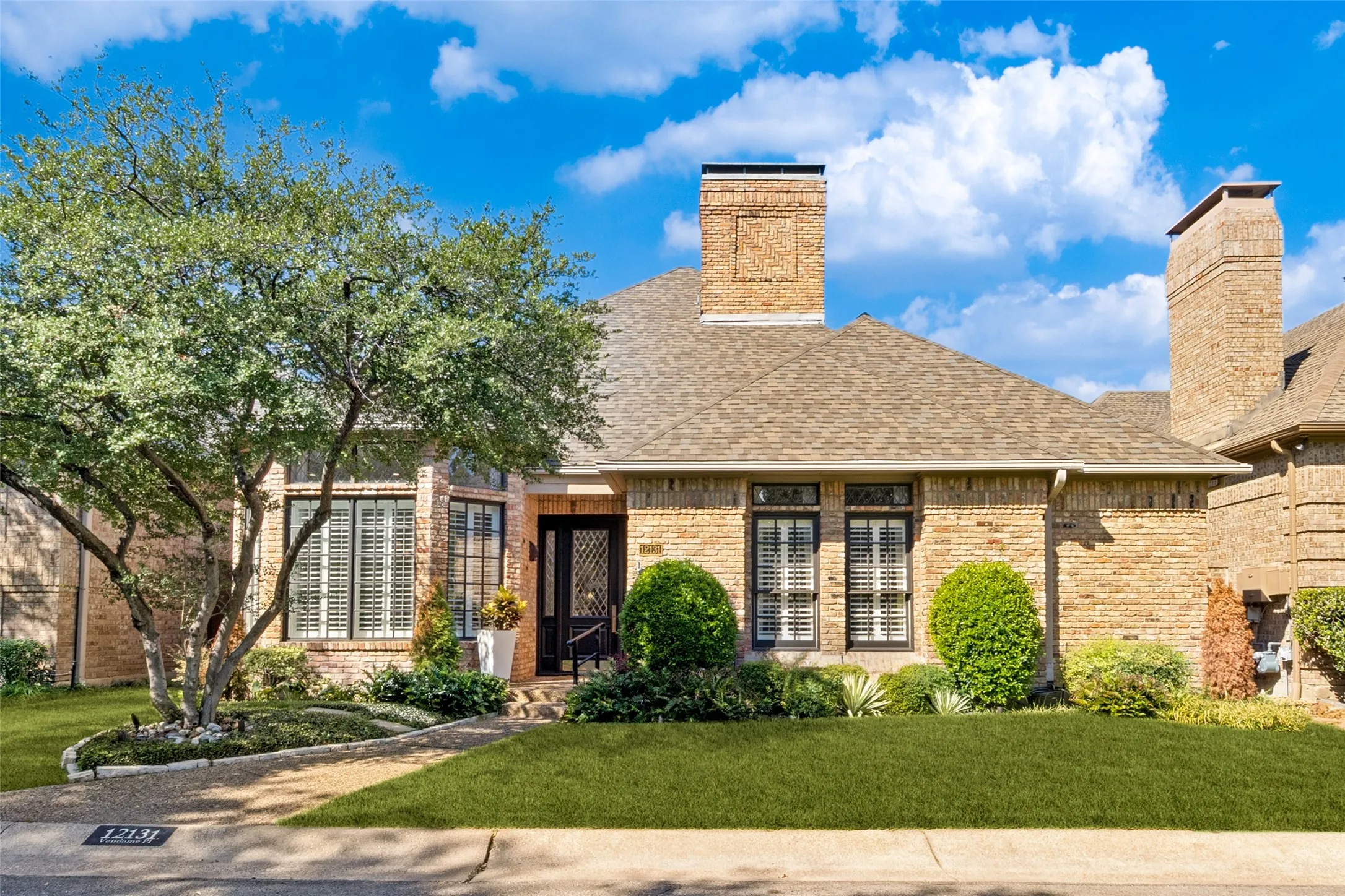 Single Family Residence For Sale in Dallas County , 12131 Vendome Place, Dallas, Texas 75230, 3 Bedroom, 3 Bathroom, 2 Garage spaces, 2,752 Sqft, built in 1983, mls#21400193, Real Estate Agent in Dallas, Homes For Sale in Dallas county, Homes For Sale in Dallas, Realtor in Dallas Texas, Real Estate Brokerage Independent Realty Texas, Luminita Cordes Realtor