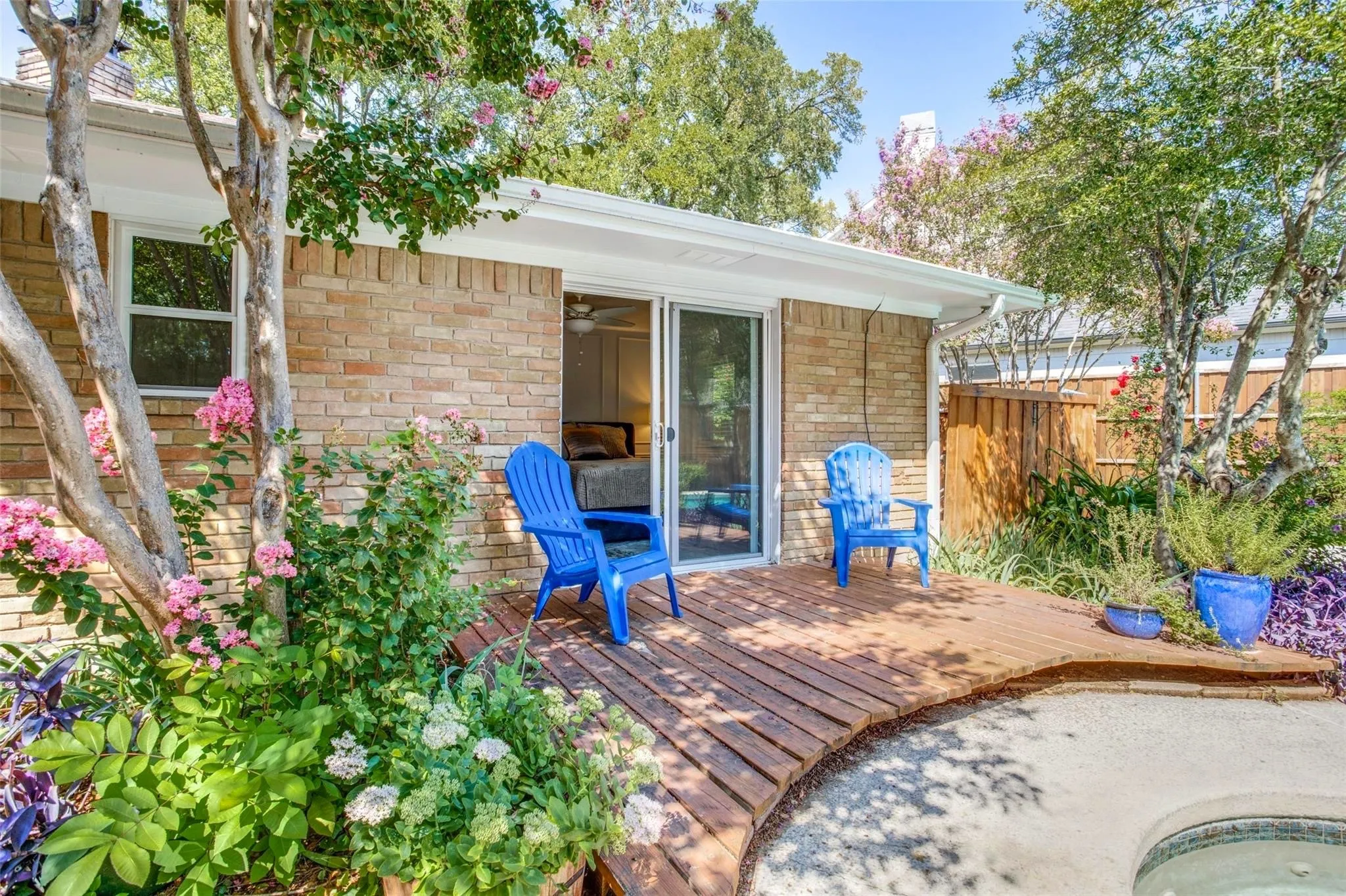 Single Family Residence For Sale in Dallas County , 827 Teakwood Place, Richardson, Texas 75080, 4 Bedroom, 2 Bathroom, 2 Garage spaces, 2,047 Sqft, built in 1969, mls#21397849, Real Estate Agent in Richardson, Homes For Sale in Dallas county, Homes For Sale in Richardson, Realtor in Richardson Texas, Real Estate Brokerage Independent Realty Texas, Luminita Cordes Realtor