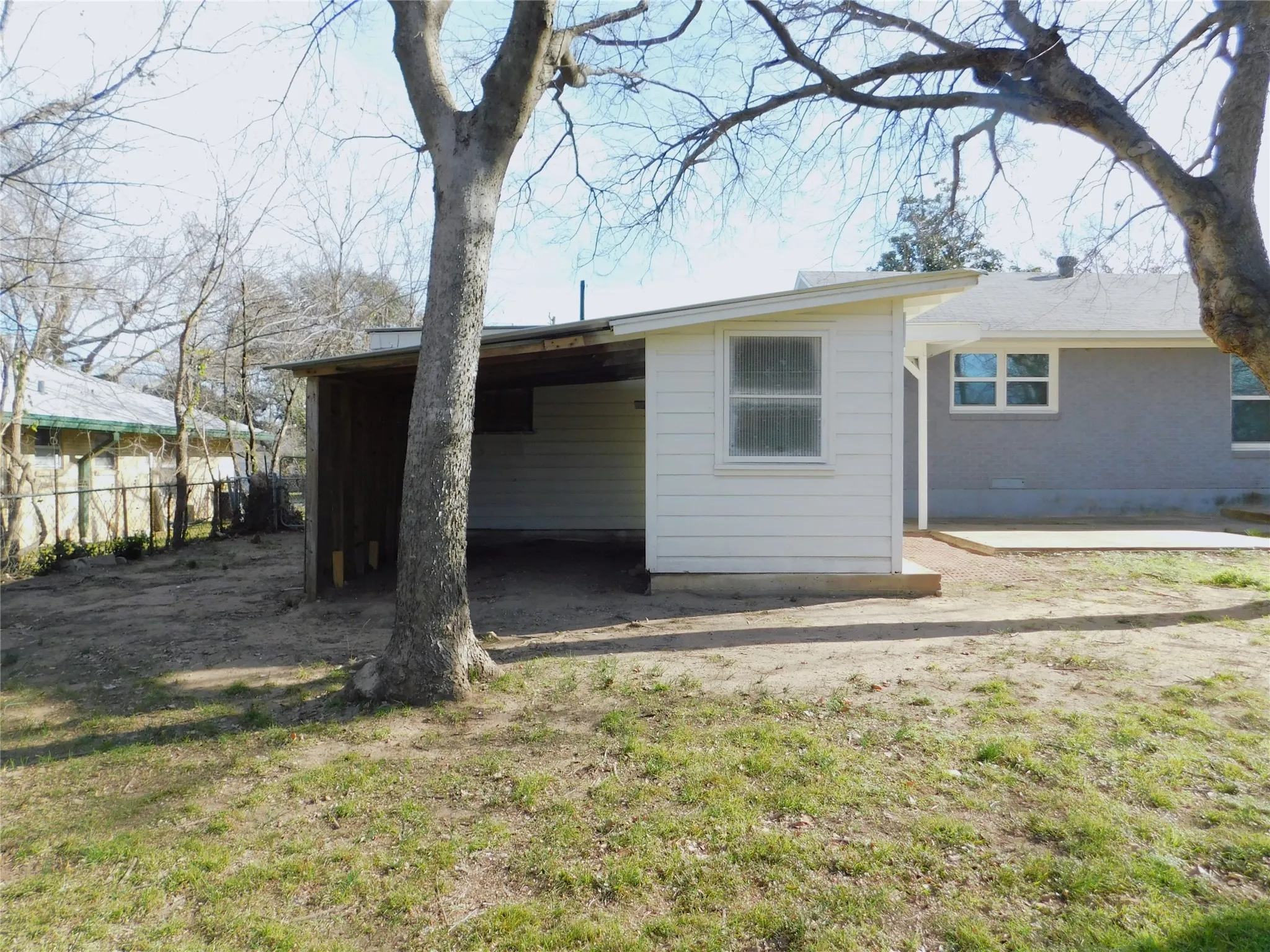 Single Family Residence For Rent in Denton County , 819 Thomas Street, Denton, Texas 76201, 3 Bedroom, 2 Bathroom, Garage spaces, 1,738 Sqft, built in 1957, mls#21399232, Real Estate Agent in Denton, Homes For Rent in Denton county, Homes For Rent in Denton, Realtor in Denton Texas, Real Estate Brokerage Independent Realty Texas, Luminita Cordes Realtor