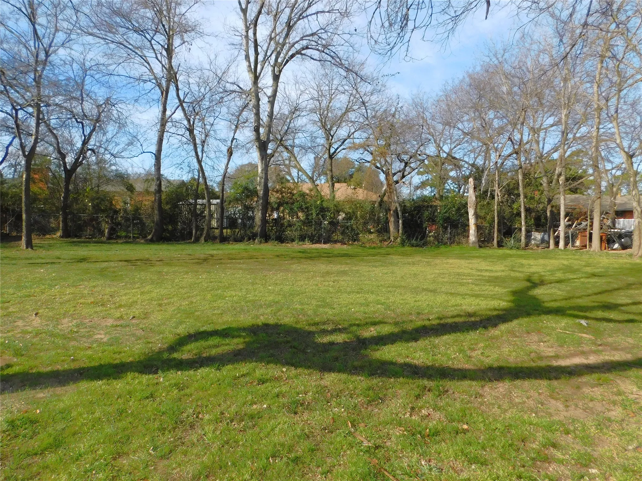 Single Family Residence For Rent in Denton County , 819 Thomas Street, Denton, Texas 76201, 3 Bedroom, 2 Bathroom, Garage spaces, 1,738 Sqft, built in 1957, mls#21399232, Real Estate Agent in Denton, Homes For Rent in Denton county, Homes For Rent in Denton, Realtor in Denton Texas, Real Estate Brokerage Independent Realty Texas, Luminita Cordes Realtor