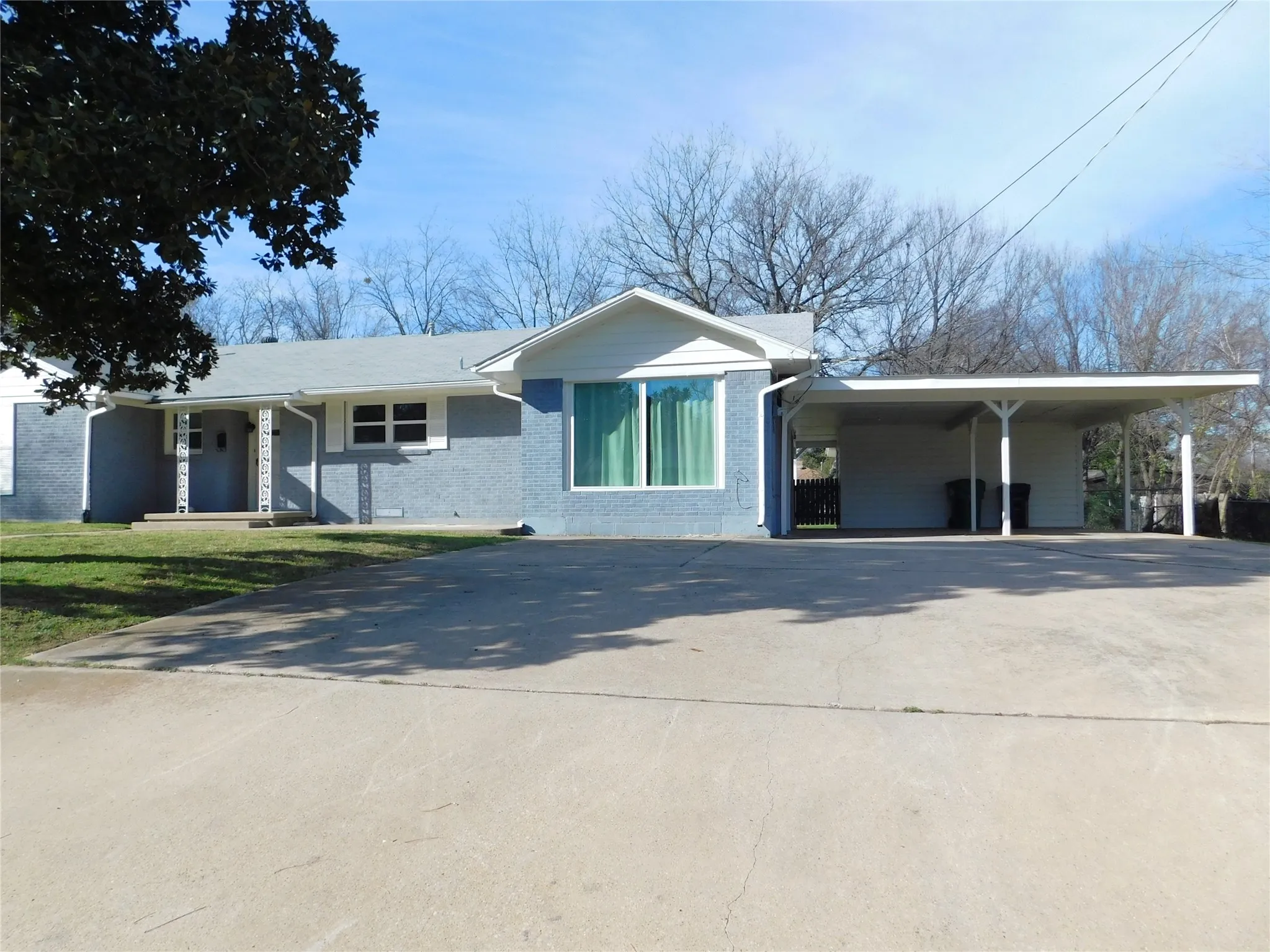 Single Family Residence For Rent in Denton County , 819 Thomas Street, Denton, Texas 76201, 3 Bedroom, 2 Bathroom, Garage spaces, 1,738 Sqft, built in 1957, mls#21399232, Real Estate Agent in Denton, Homes For Rent in Denton county, Homes For Rent in Denton, Realtor in Denton Texas, Real Estate Brokerage Independent Realty Texas, Luminita Cordes Realtor
