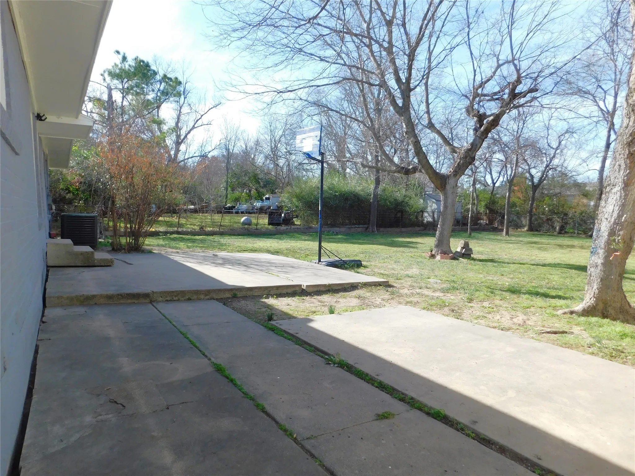 Single Family Residence For Rent in Denton County , 819 Thomas Street, Denton, Texas 76201, 3 Bedroom, 2 Bathroom, Garage spaces, 1,738 Sqft, built in 1957, mls#21399232, Real Estate Agent in Denton, Homes For Rent in Denton county, Homes For Rent in Denton, Realtor in Denton Texas, Real Estate Brokerage Independent Realty Texas, Luminita Cordes Realtor