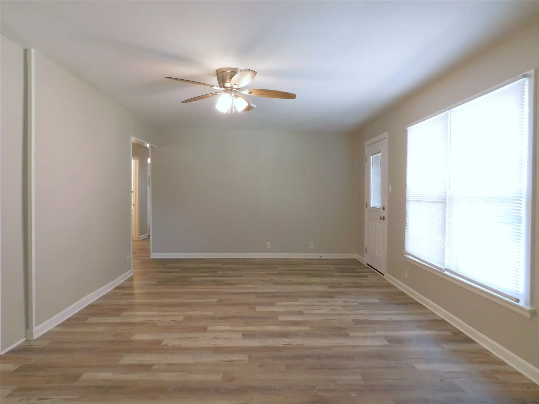 Single Family Residence For Rent in Denton County , 819 Thomas Street, Denton, Texas 76201, 3 Bedroom, 2 Bathroom, Garage spaces, 1,738 Sqft, built in 1957, mls#21399232, Real Estate Agent in Denton, Homes For Rent in Denton county, Homes For Rent in Denton, Realtor in Denton Texas, Real Estate Brokerage Independent Realty Texas, Luminita Cordes Realtor