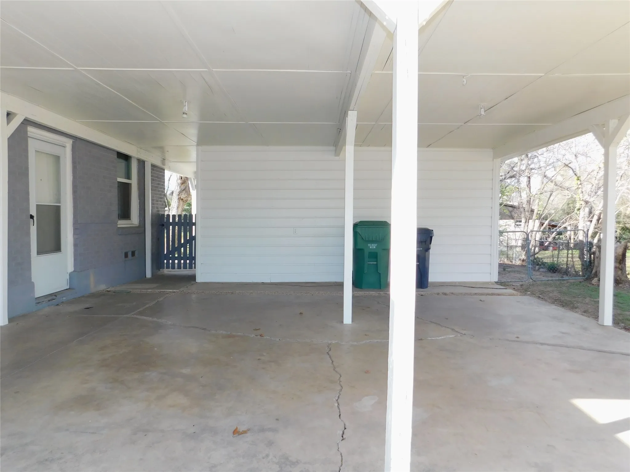 Single Family Residence For Rent in Denton County , 819 Thomas Street, Denton, Texas 76201, 3 Bedroom, 2 Bathroom, Garage spaces, 1,738 Sqft, built in 1957, mls#21399232, Real Estate Agent in Denton, Homes For Rent in Denton county, Homes For Rent in Denton, Realtor in Denton Texas, Real Estate Brokerage Independent Realty Texas, Luminita Cordes Realtor
